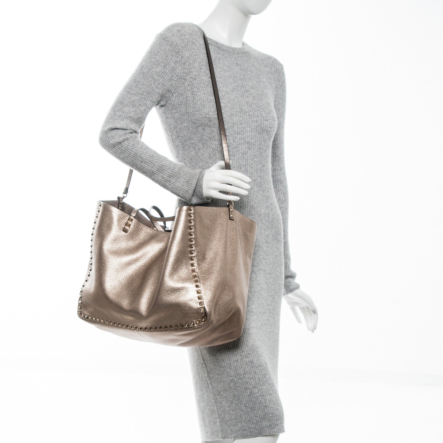 Valentino Garavani Metallic Grained Calfskin Large Rockstud Reversible Tote Skin Sasso 2 of 5