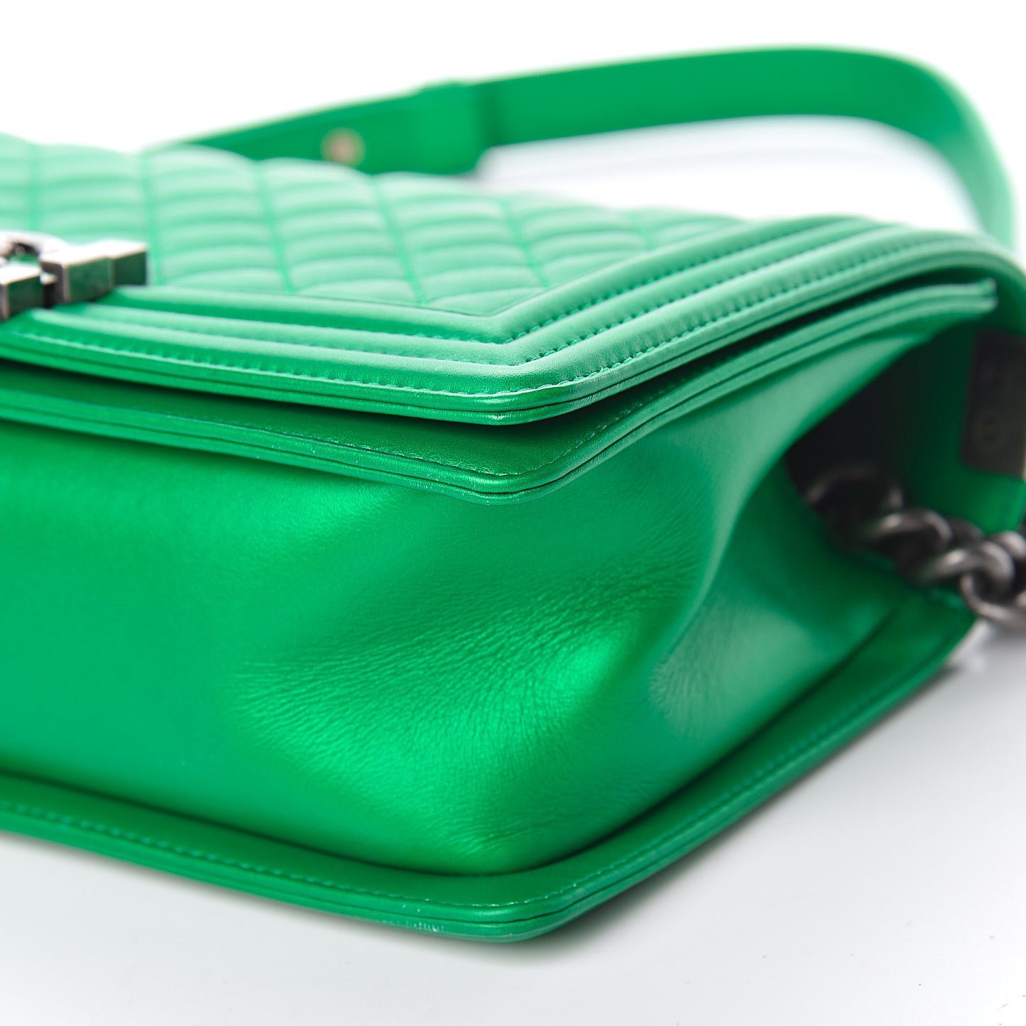 Metallic Calfskin Quilted Medium Boy Flap Green