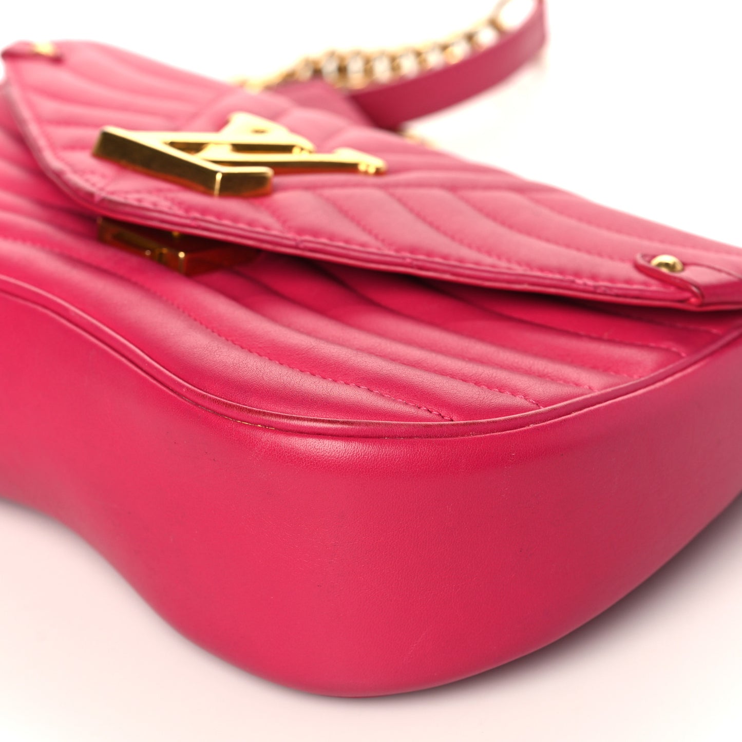Calfskin New Wave Chain MM Rose Freesia