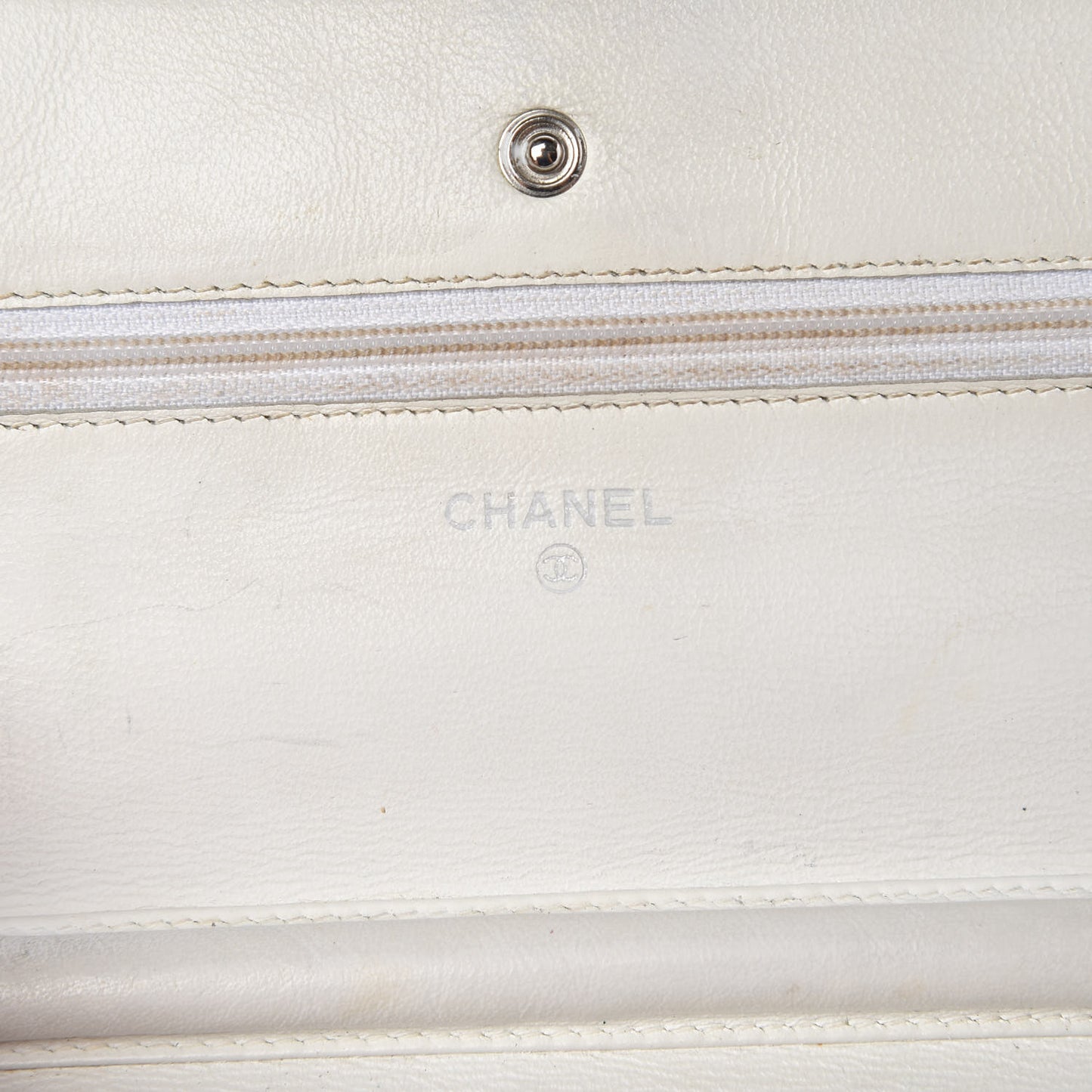 Caviar Timeless CC Wallet on Chain WOC White