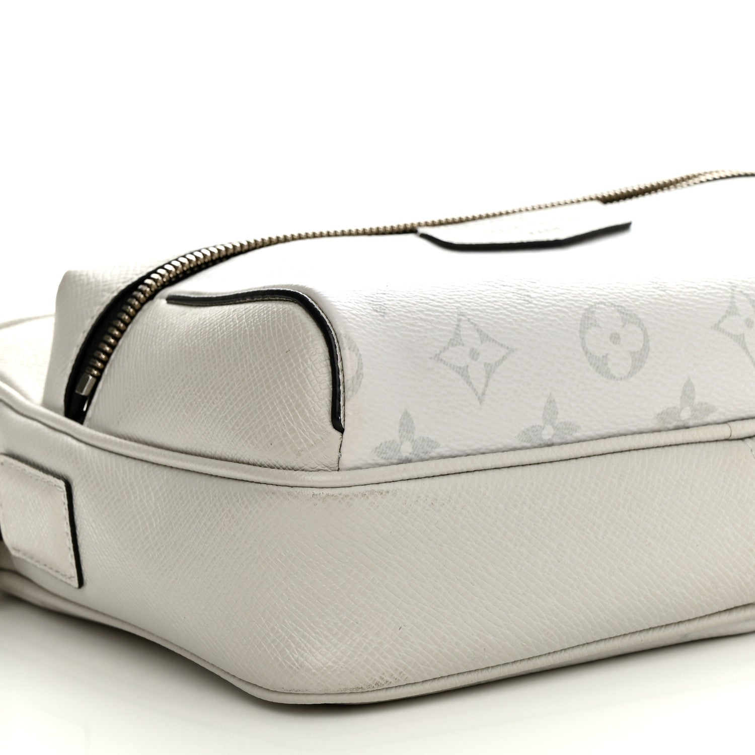 Louis Vuitton Taigarama Outdoor Messenger Antartica 9 of 12
