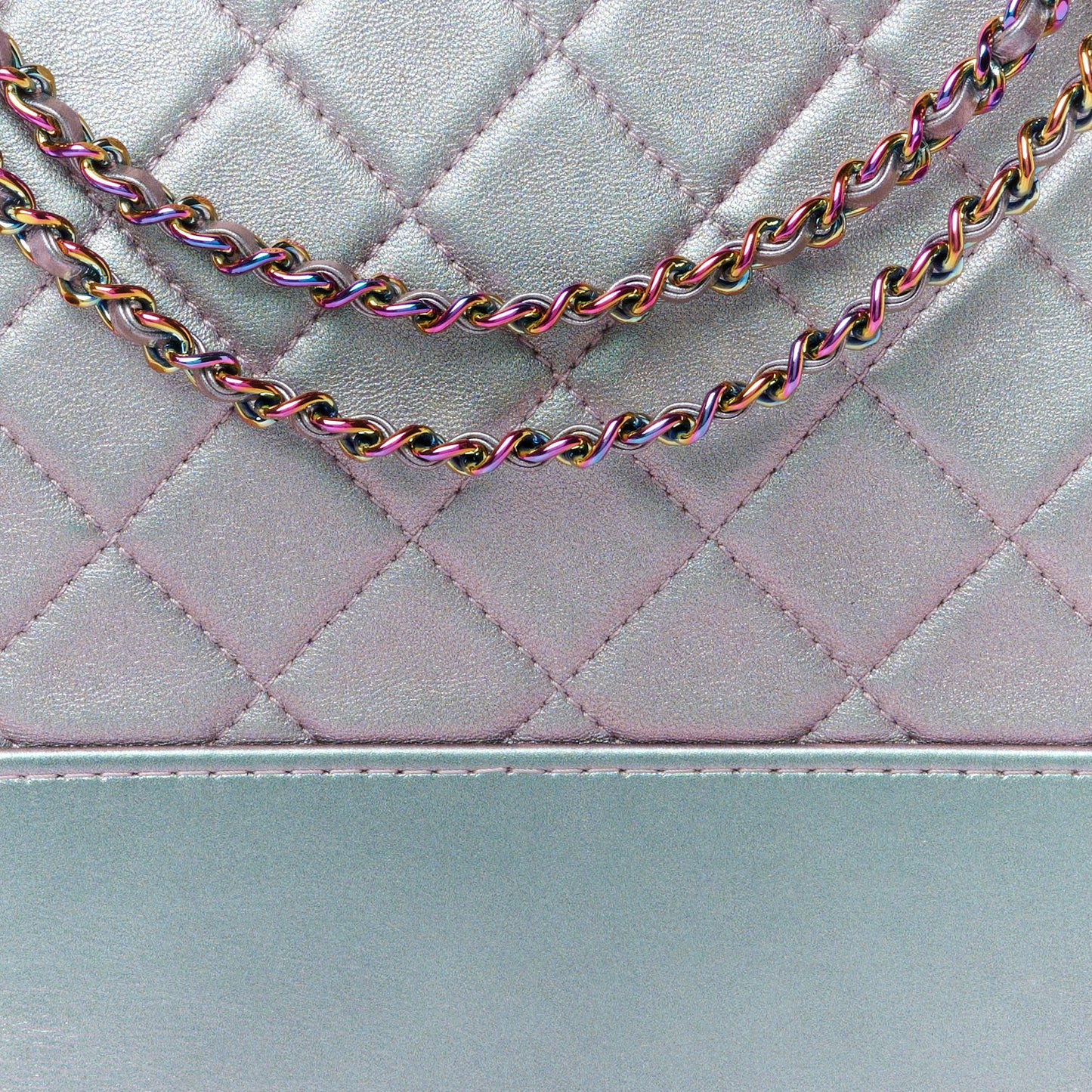 Iridescent Lambskin Calfskin Quilted Medium Gabrielle Hobo Light Purple