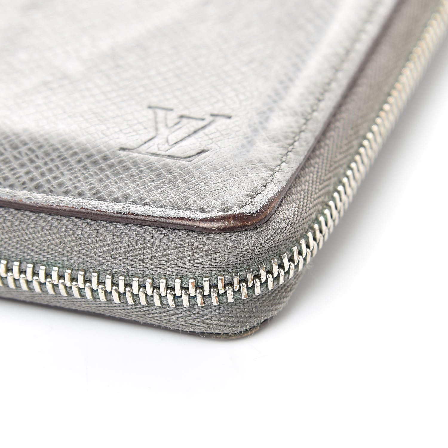 Louis Vuitton Taiga Zippy Coin Purse Vertical Glacier 15 of 20