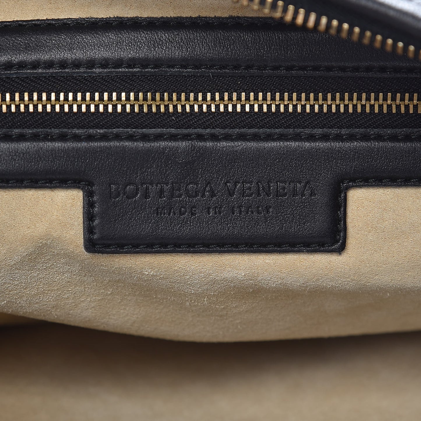 Nappa Intrecciato Medium Veneta Hobo Black