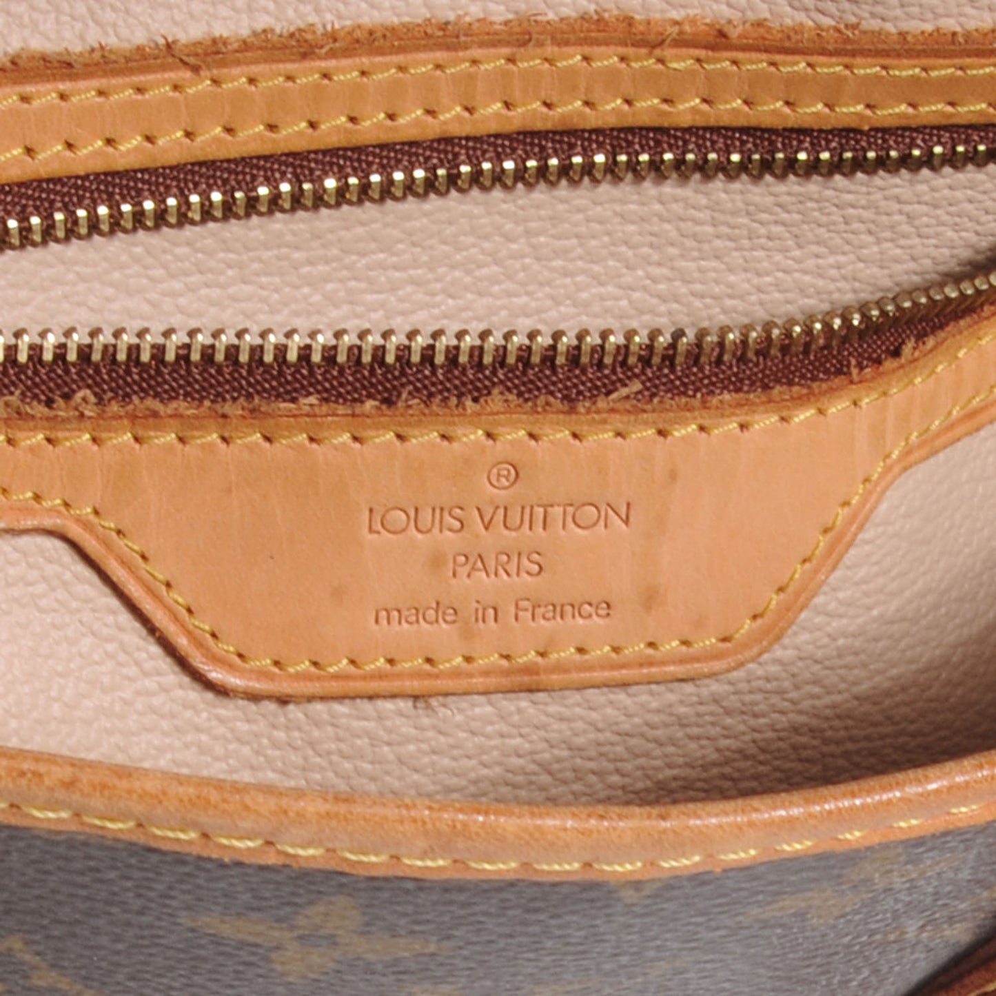 Monogram Petit Bucket 23