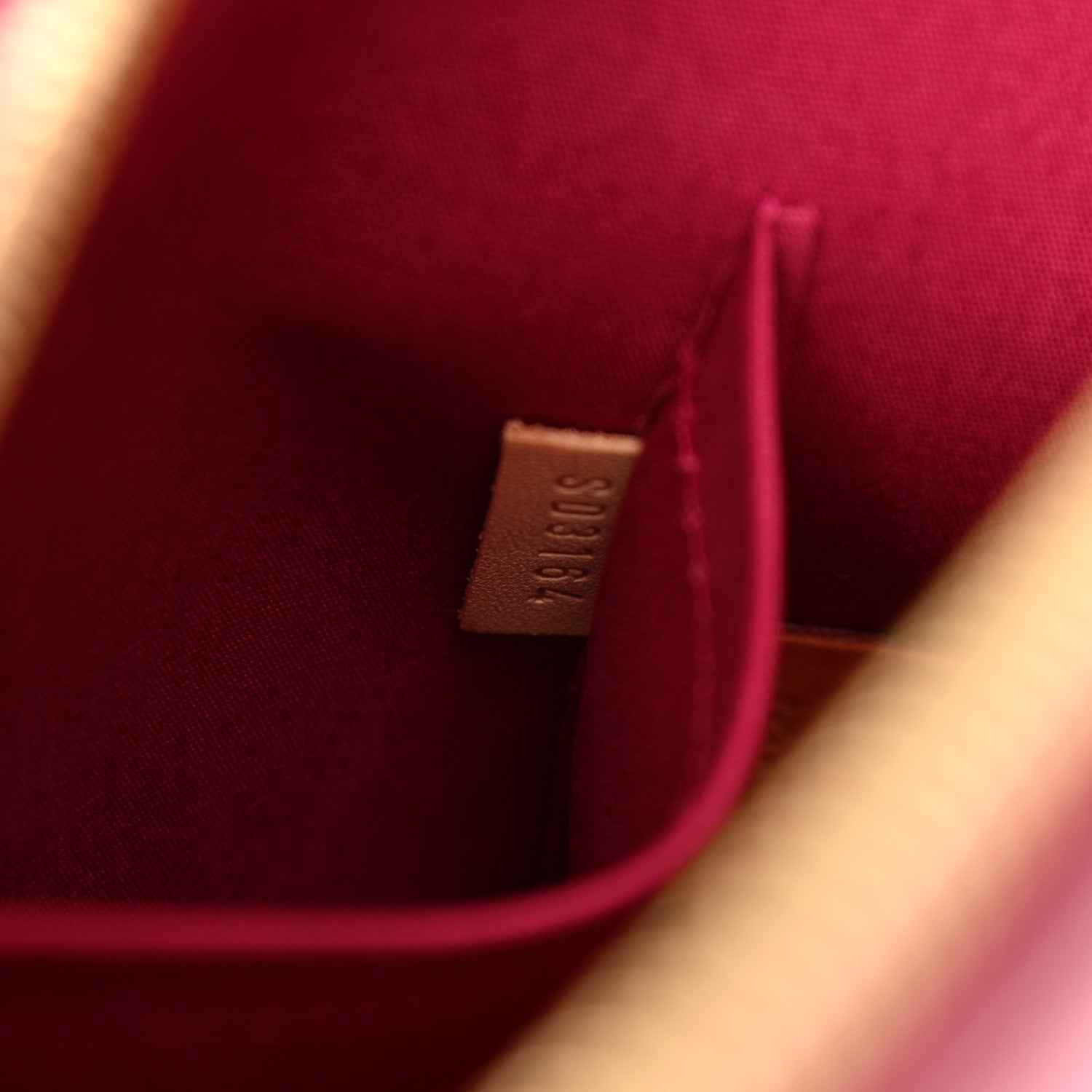 Louis Vuitton Vernis Alma PM Rose Indien 8 of 11