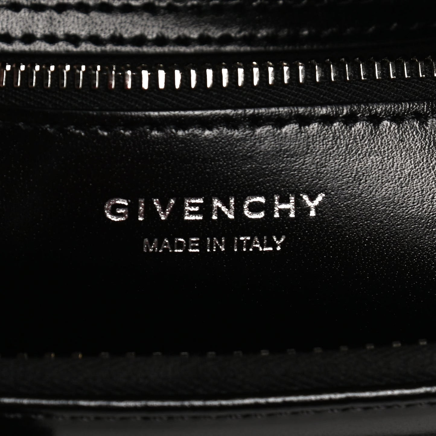 Box Calfskin Mini Lock Antigona Black