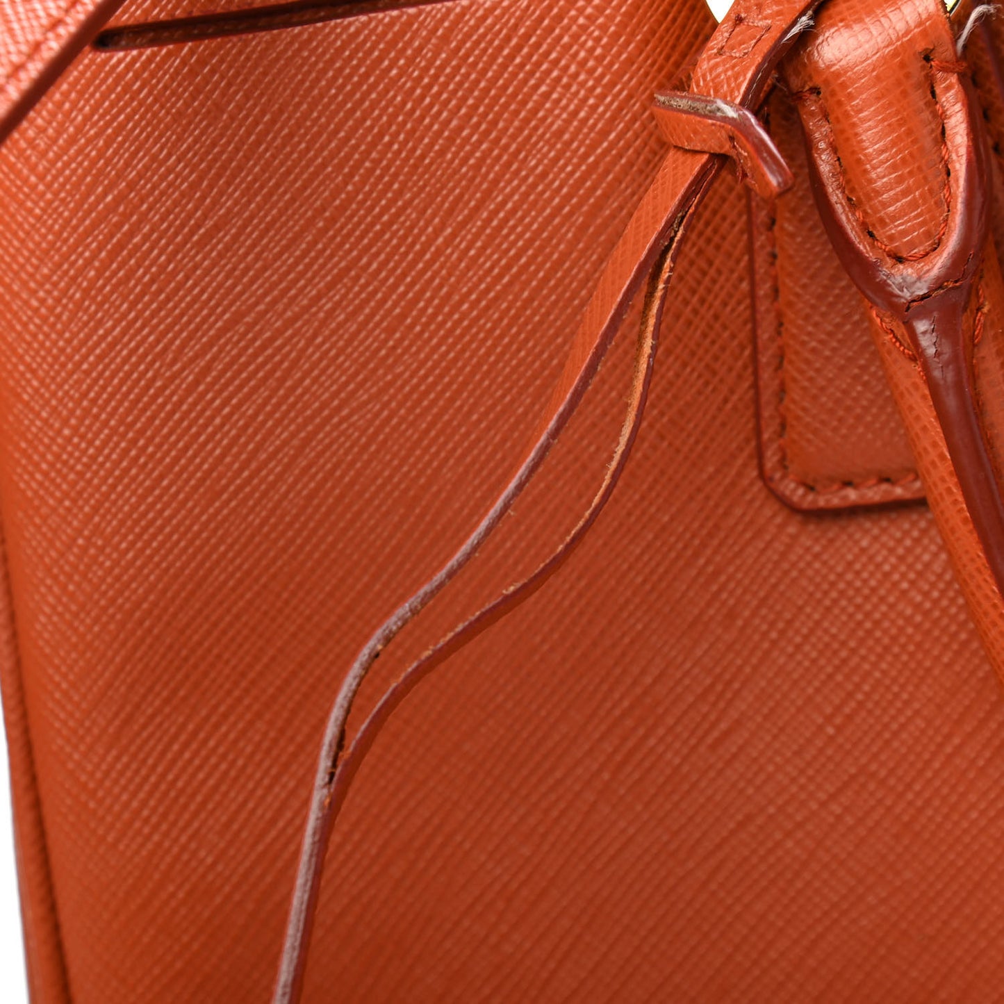 Saffiano Lux Medium Tote Rame