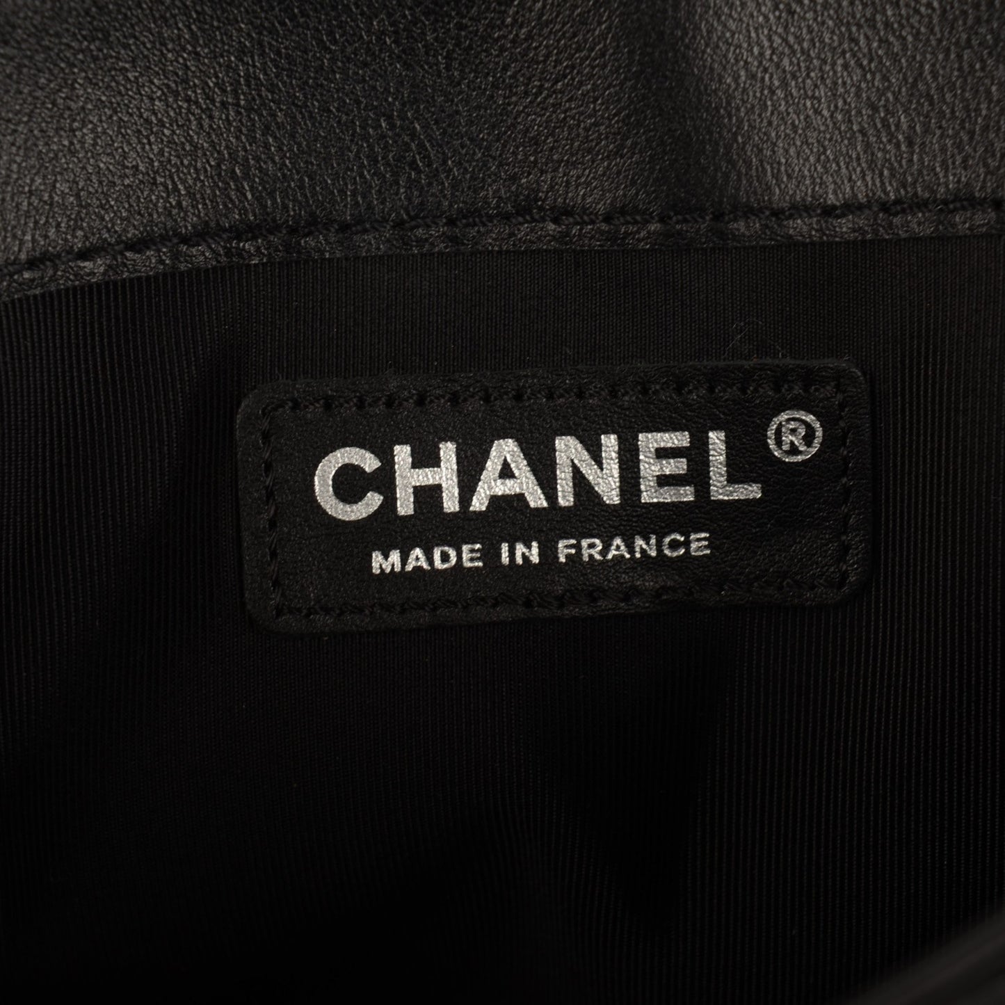 Calfskin Enchained Medium Boy Flap Black