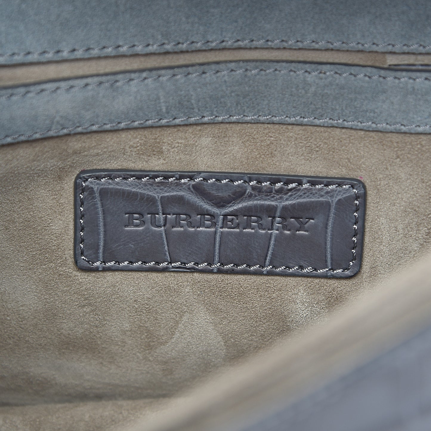 Alligator Small Macken Crossbody Bag Grey
