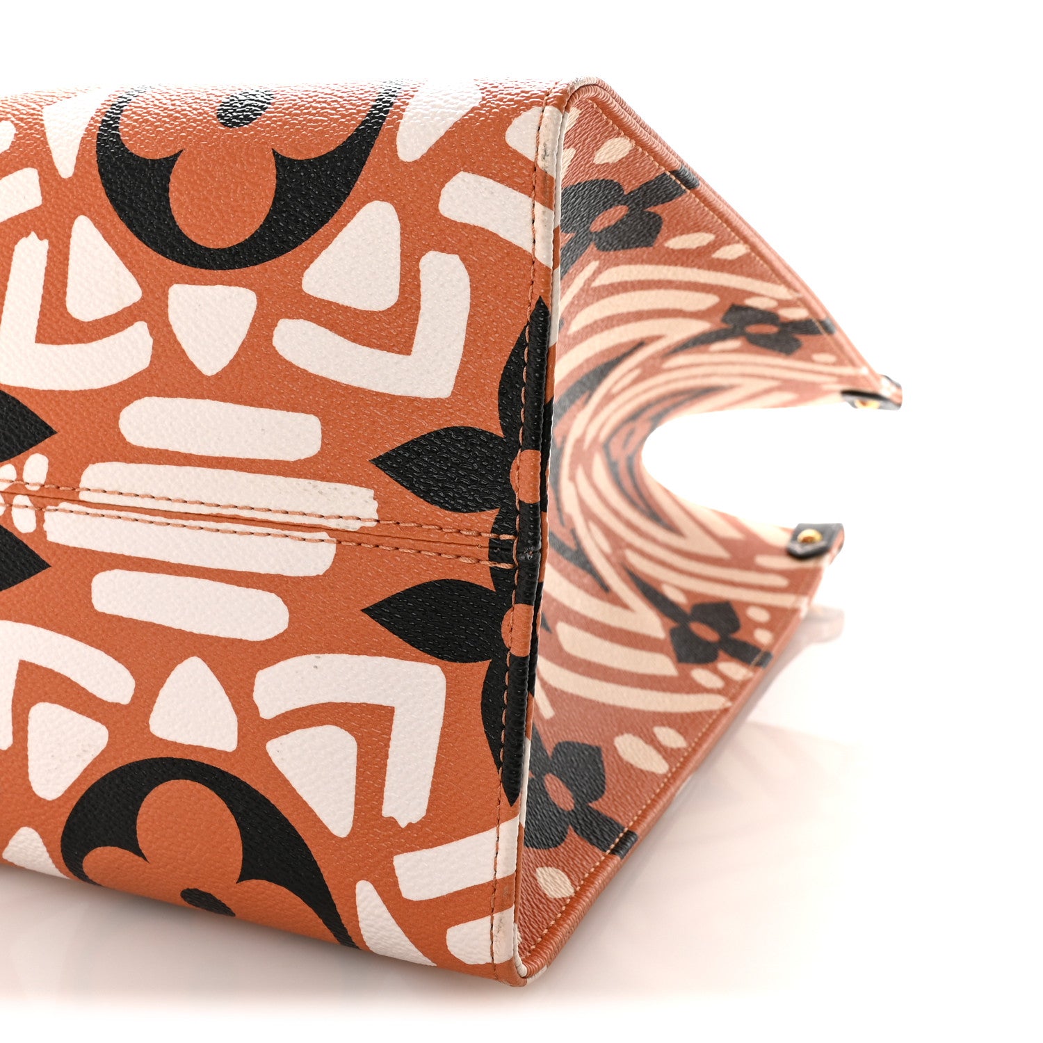 Louis Vuitton Monogram Giant Crafty Onthego GM Crème Caramel 9 of 9