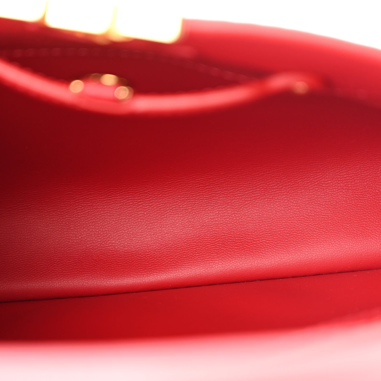 Taurillon Capucines BB Scarlet Red