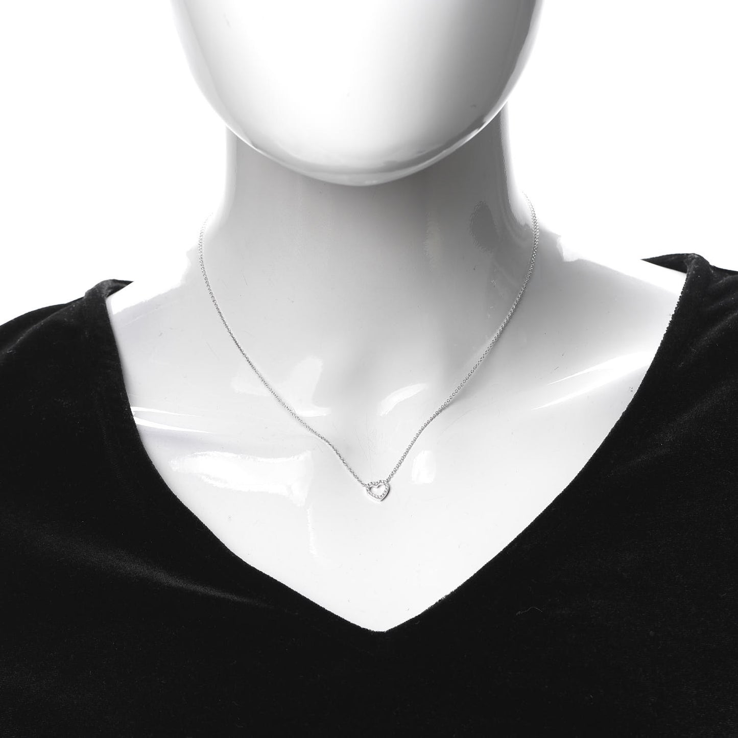 18K White Gold Diamond Metro Heart Pendant Necklace
