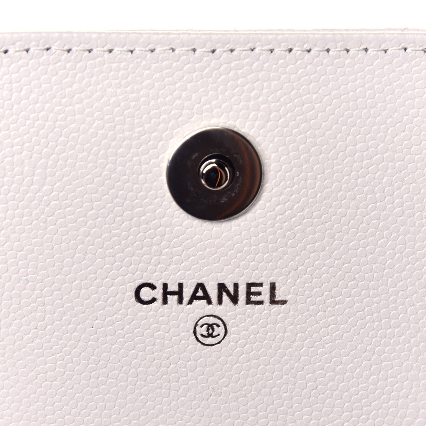 Caviar Quilted My Everything Clutch With Chain White Black