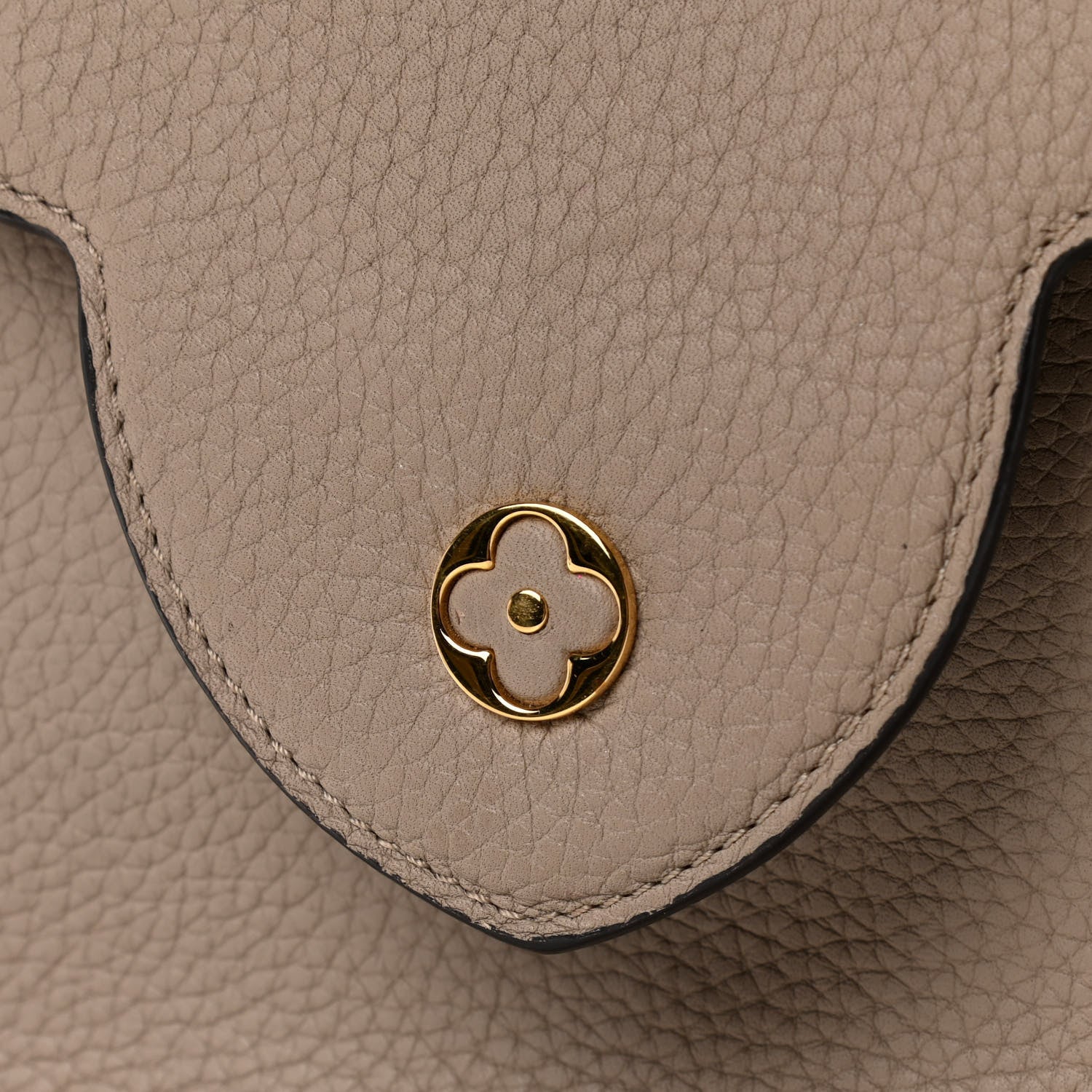 Louis Vuitton Taurillon Capucines PM Galet 7 of 12