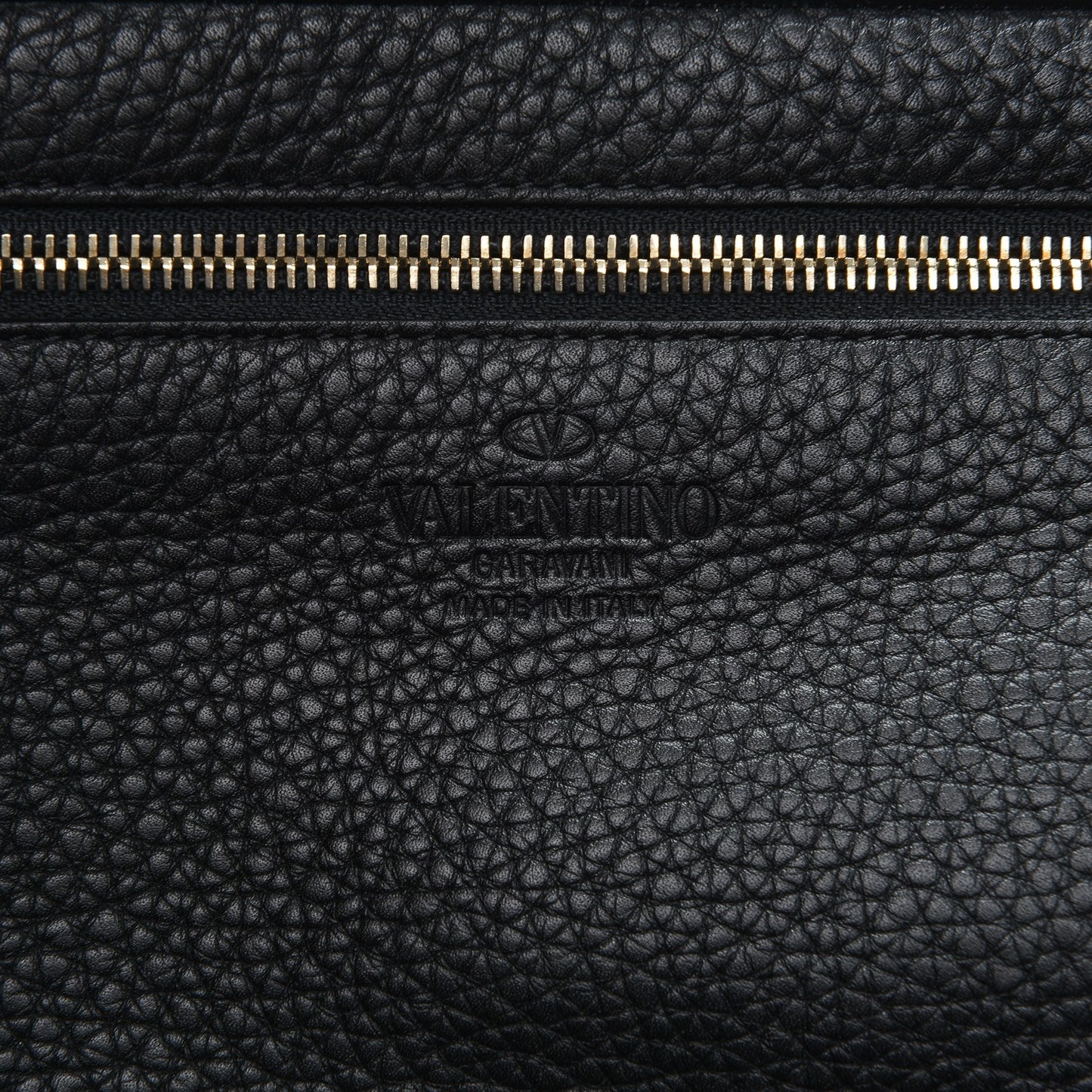 Pebbled Calfskin Medium Rockstud Tote Black