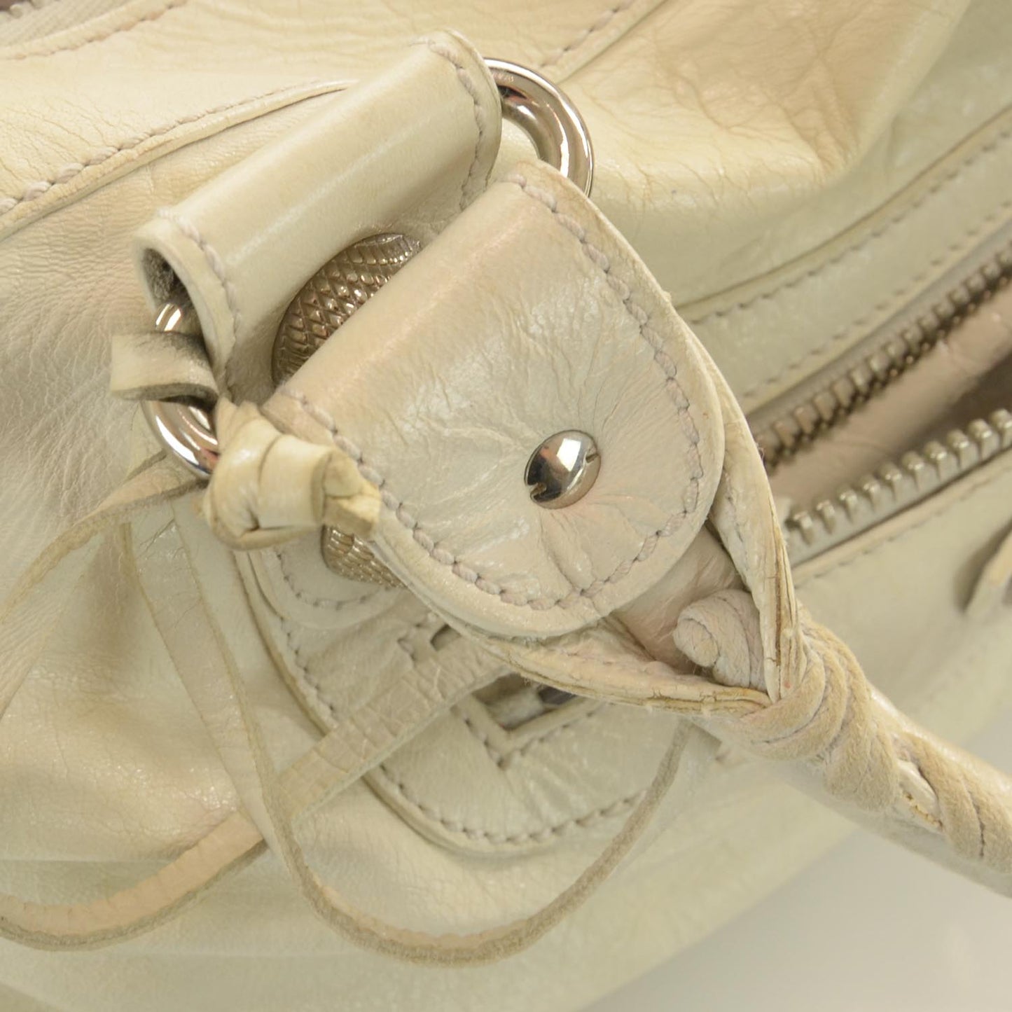 Chevre Giant 21 Work Ivory