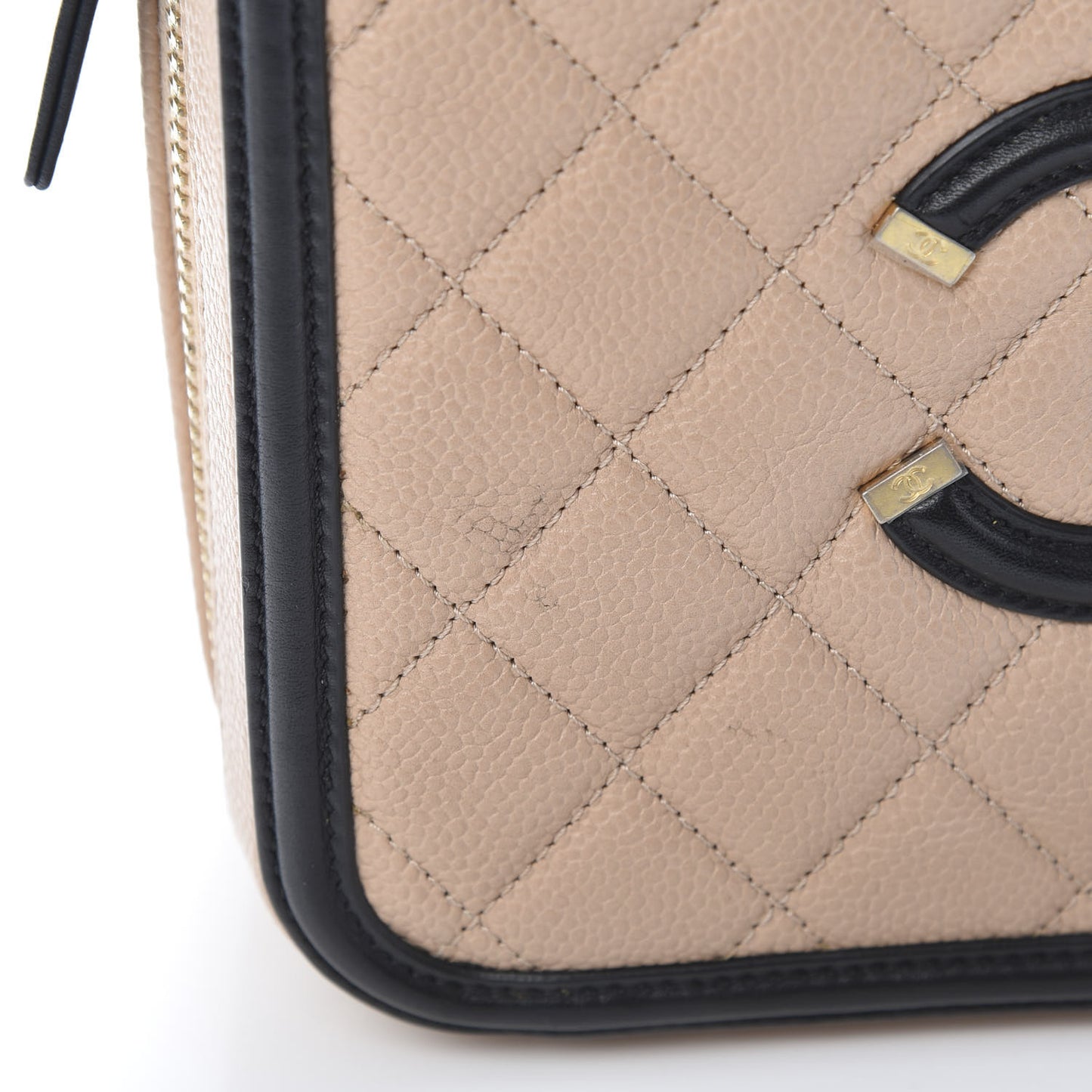 Caviar Quilted Medium CC Filigree Vanity Case Beige Black
