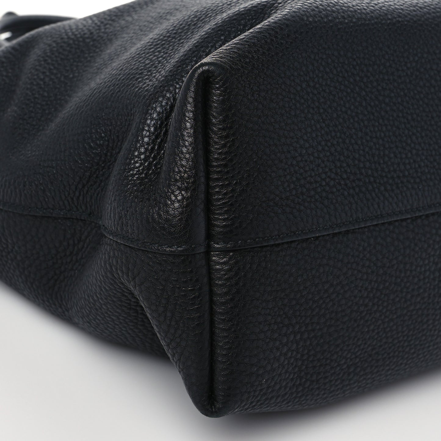 Vitello Daino Tote Black