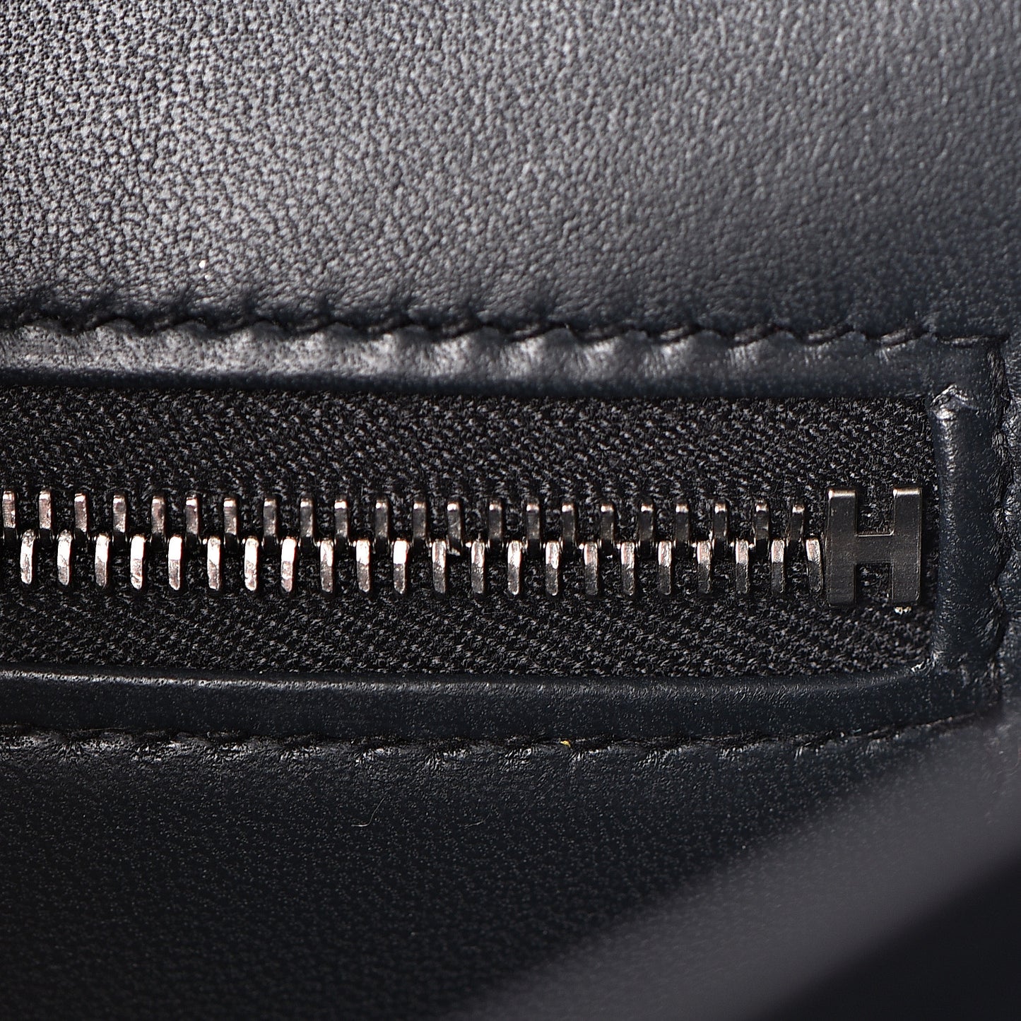 Grained Monsieur Constance 24 Black