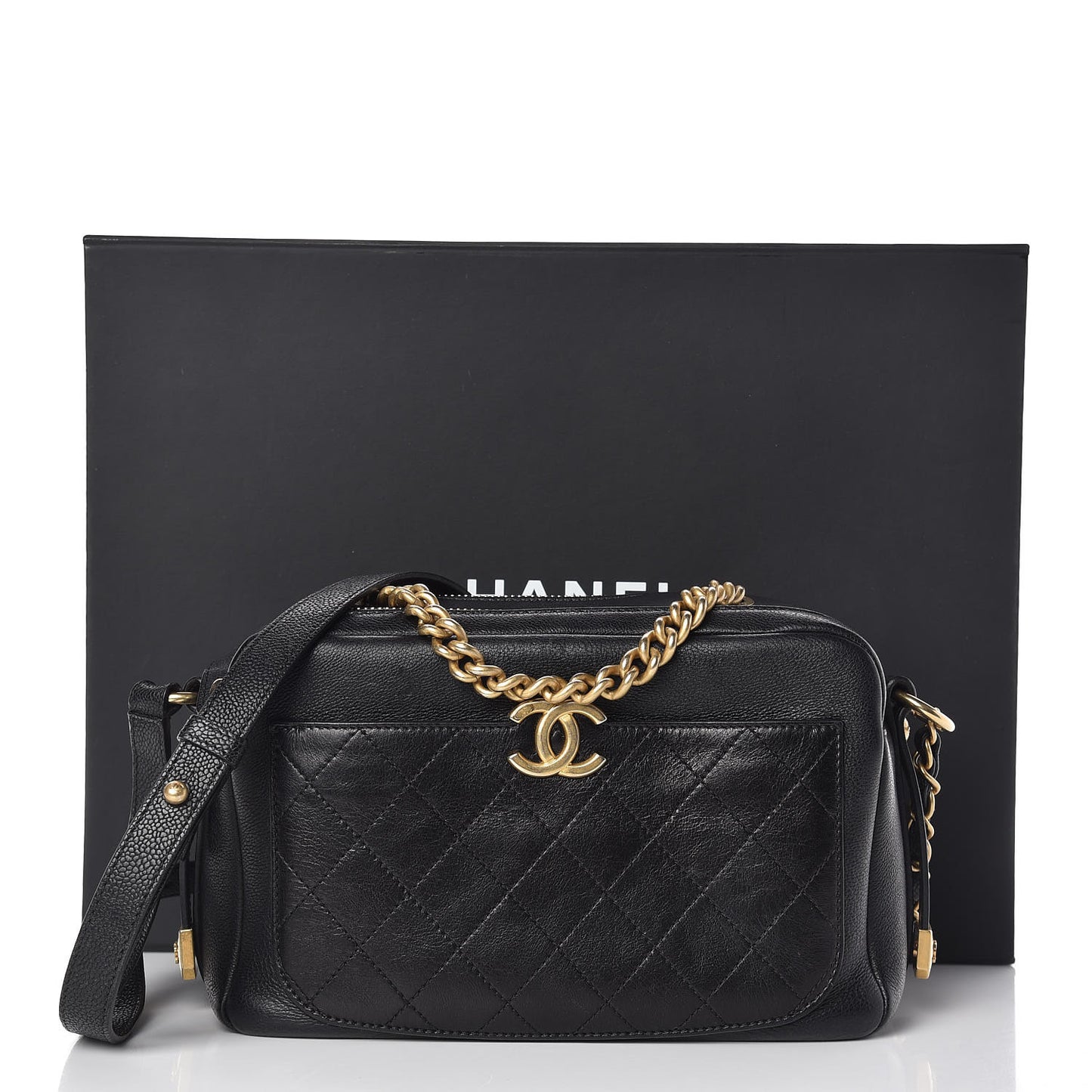 Grained Calfskin Quilted Flat Camera Case Black