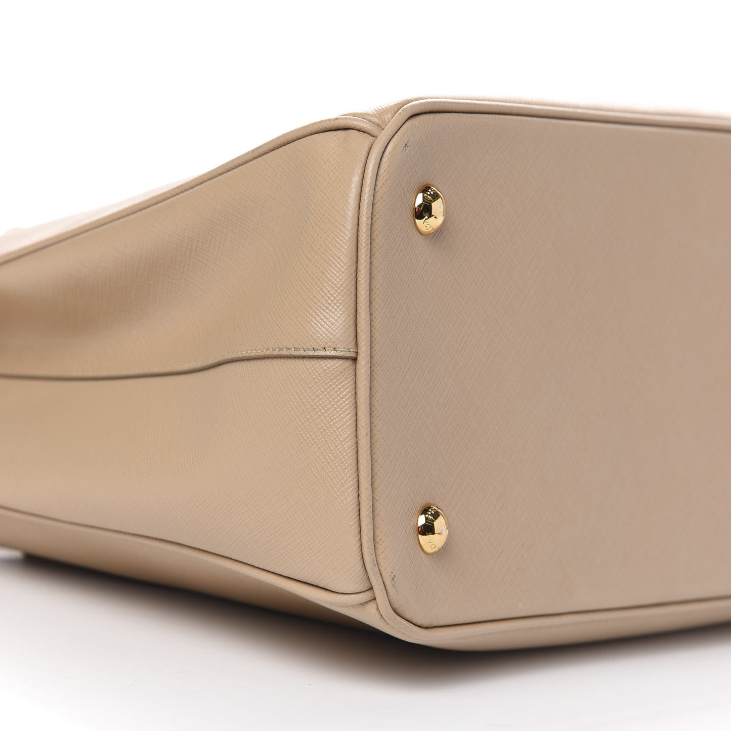 Saffiano Lux Medium Tote Sabbia