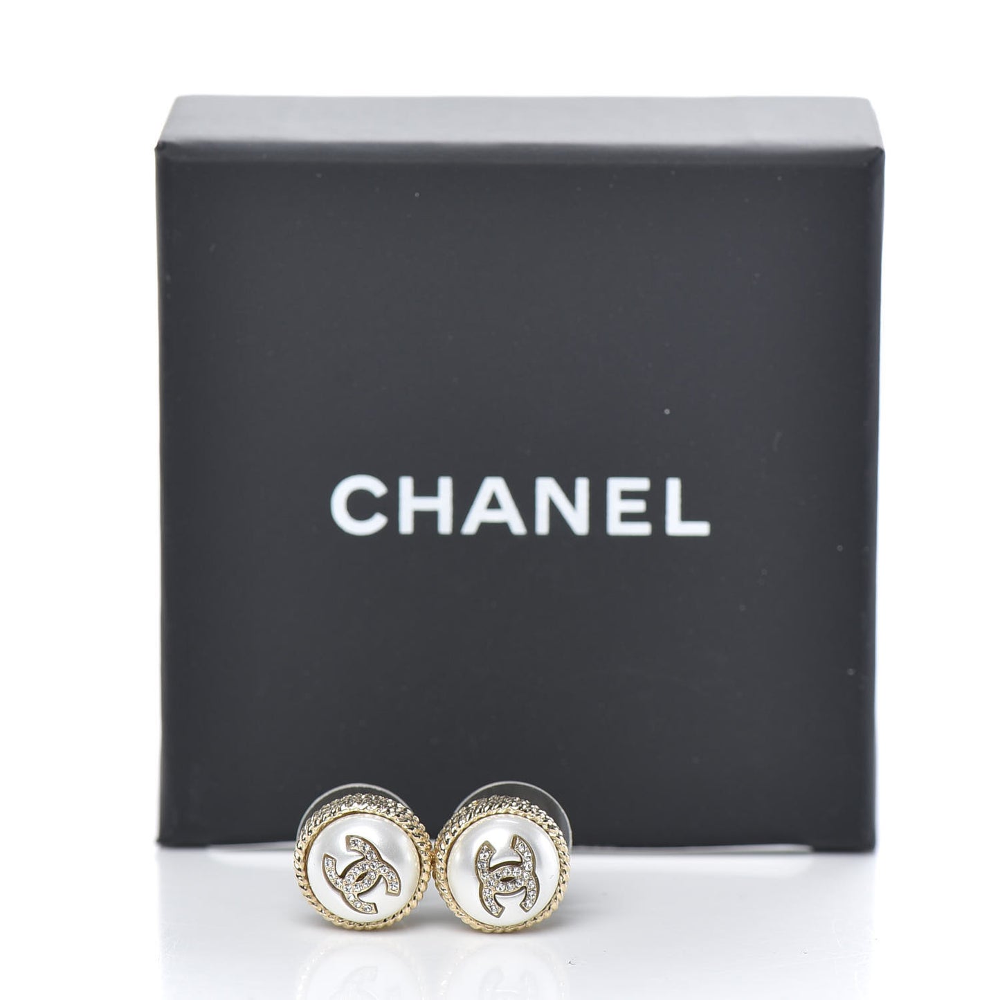 Pearl Crystal CC Round Earrings Gold
