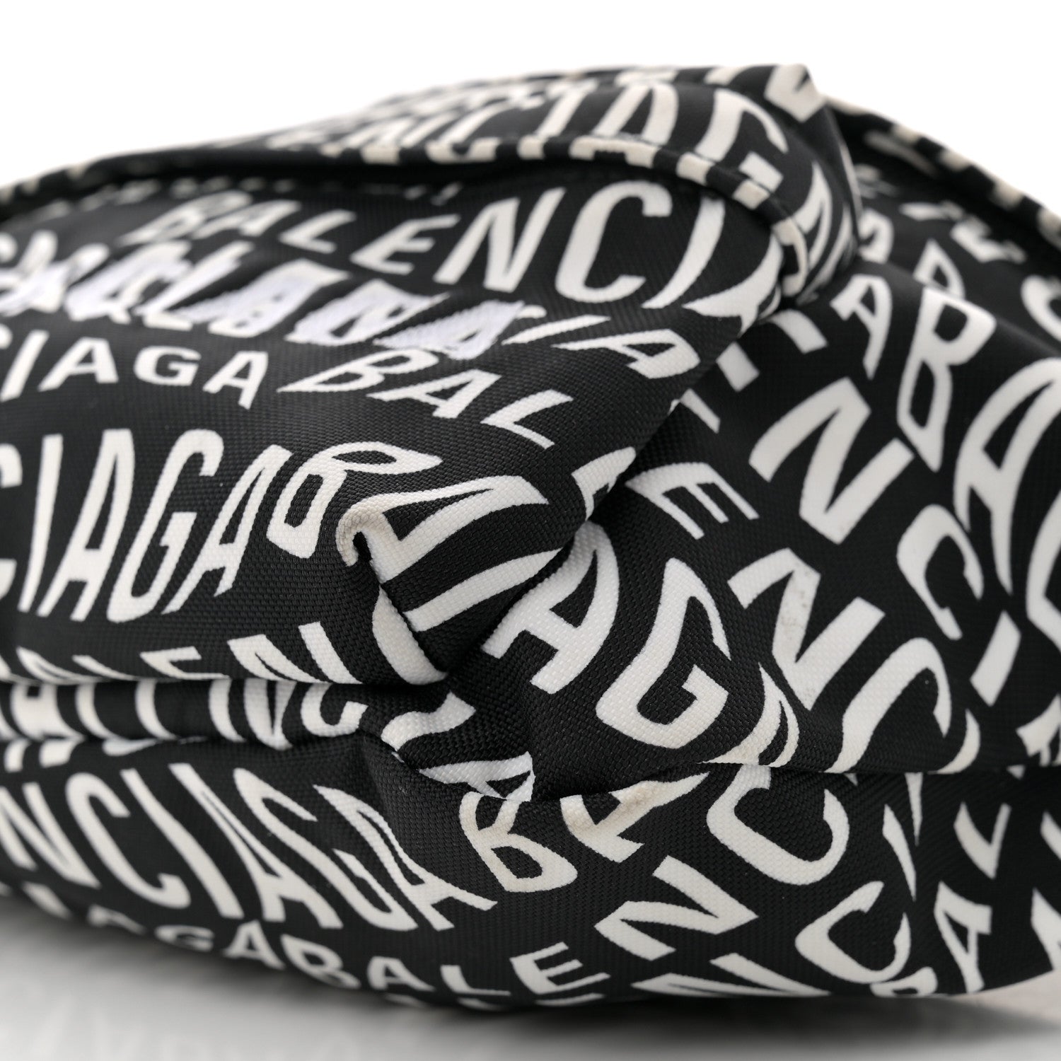 Balenciaga Nylon Wave Logo Print Wheel Beltpack Black White 10 of 12