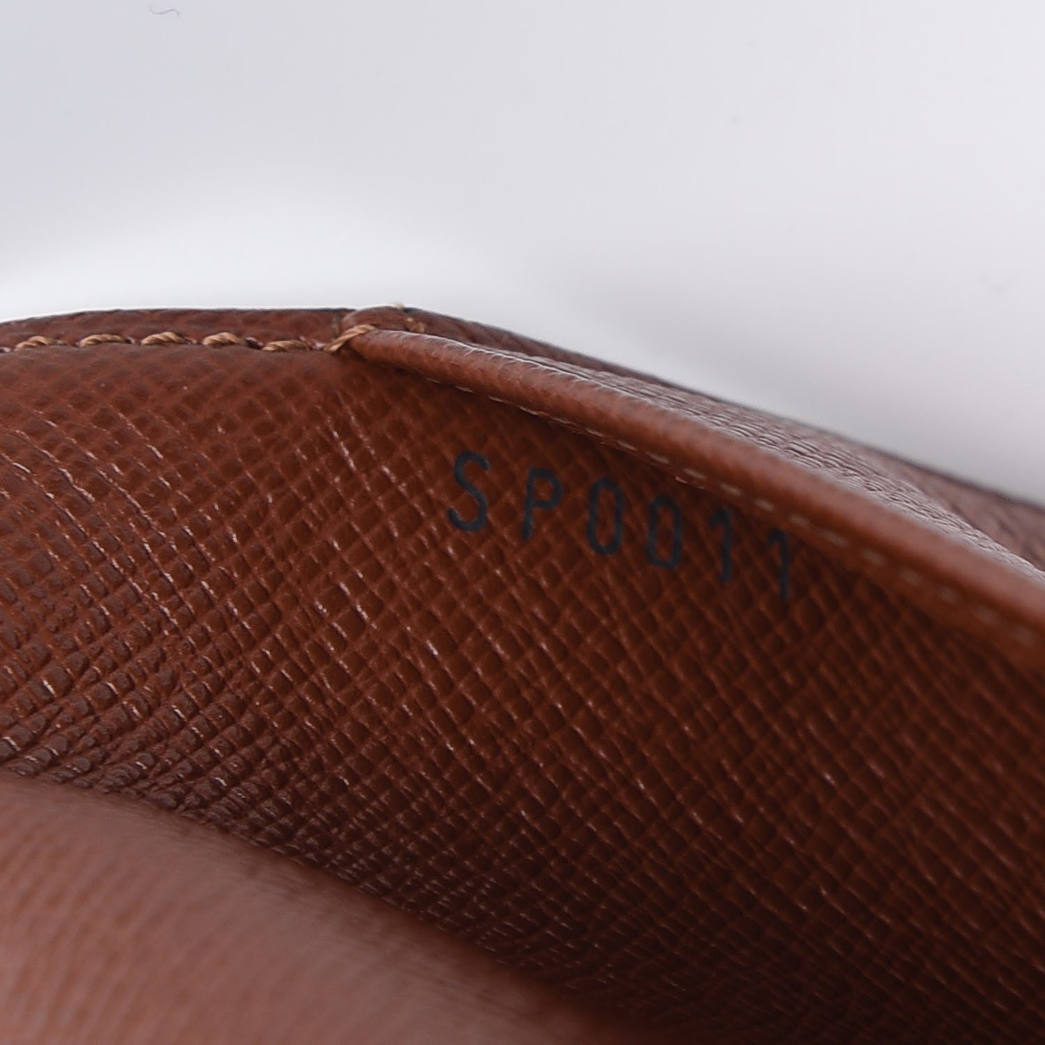 Louis Vuitton Monogram Mini Agenda Cover 7 of 7