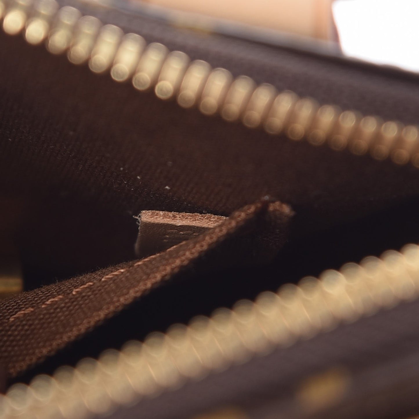 Monogram Alma BB