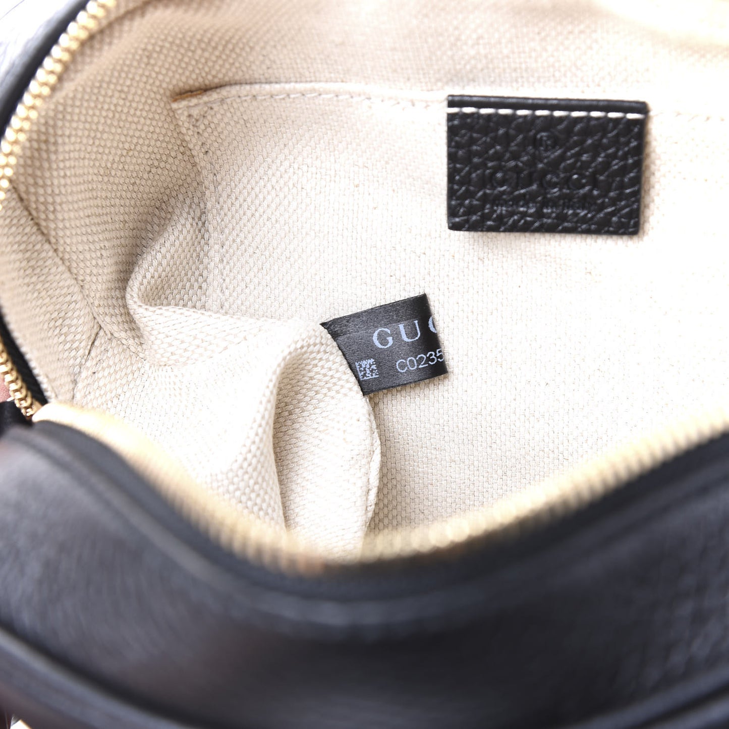 Pebbled Calfskin Small Soho Disco Bag Black