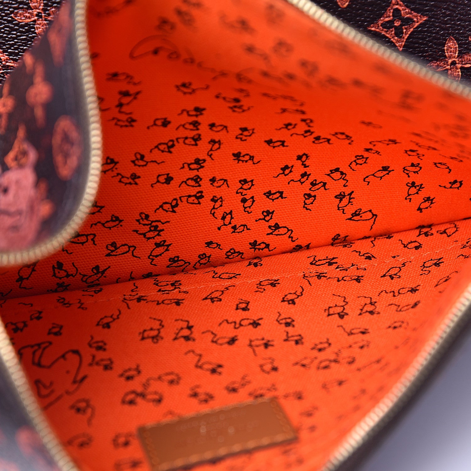 Louis Vuitton Calfskin Catogram City Steamer Cabas XXL Orange Marron 8 of 11