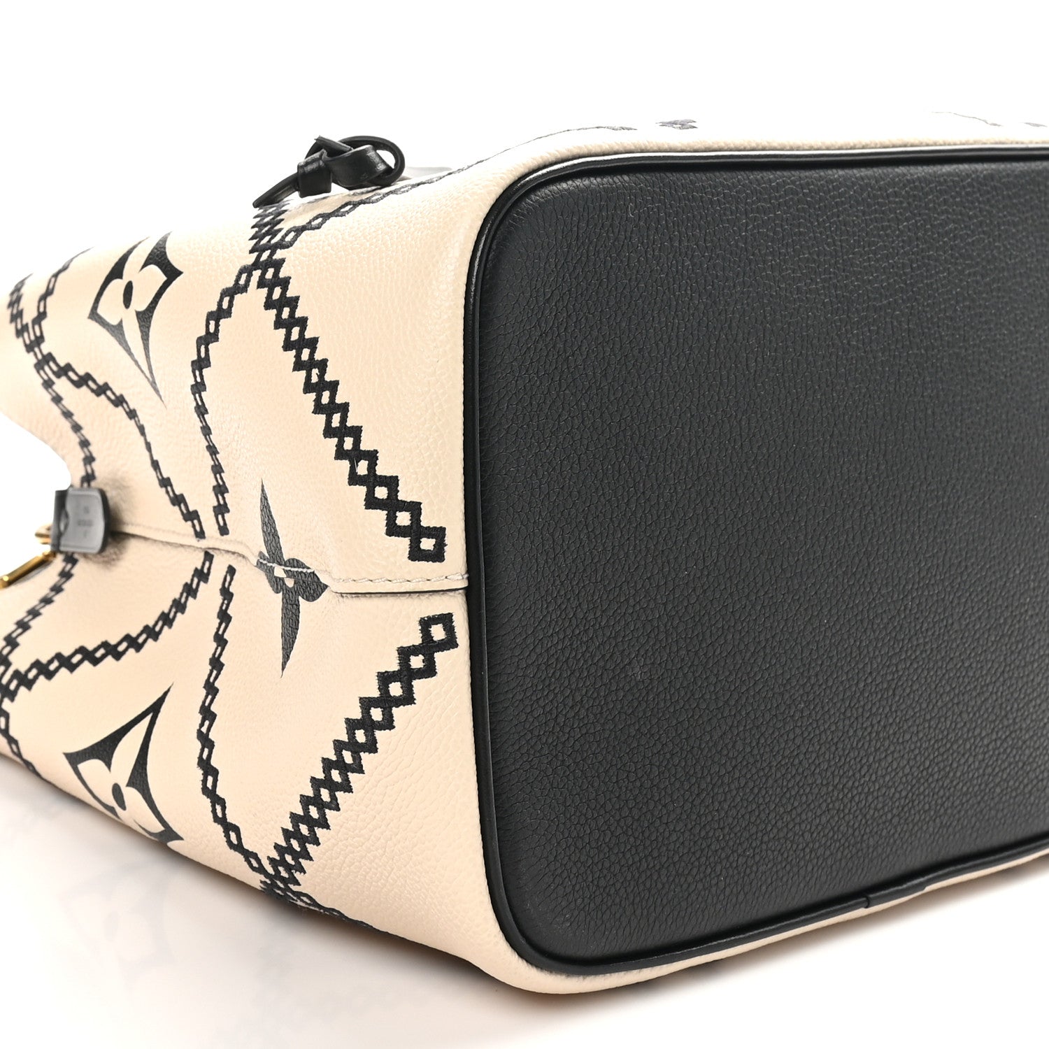 Louis Vuitton Empreinte Monogram Giant Broderies Neonoe MM Cream Black 9 of 10