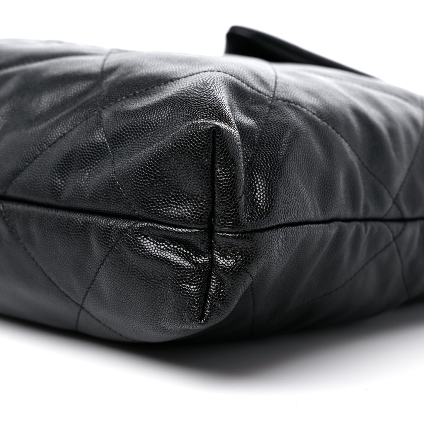 Shiny Caviar Quilted Monochrome Chanel 22 Black