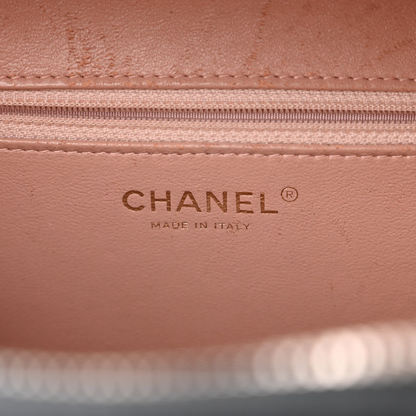 Caviar Quilted Large CC Filigree Vanity Case Black