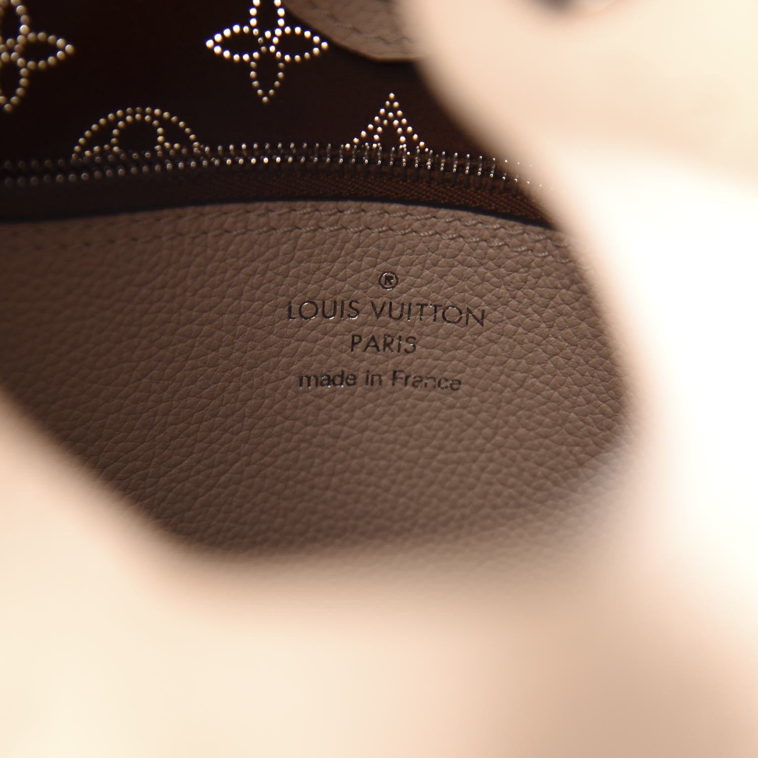 Louis Vuitton Mahina Carmel Hobo Creme 8 of 10