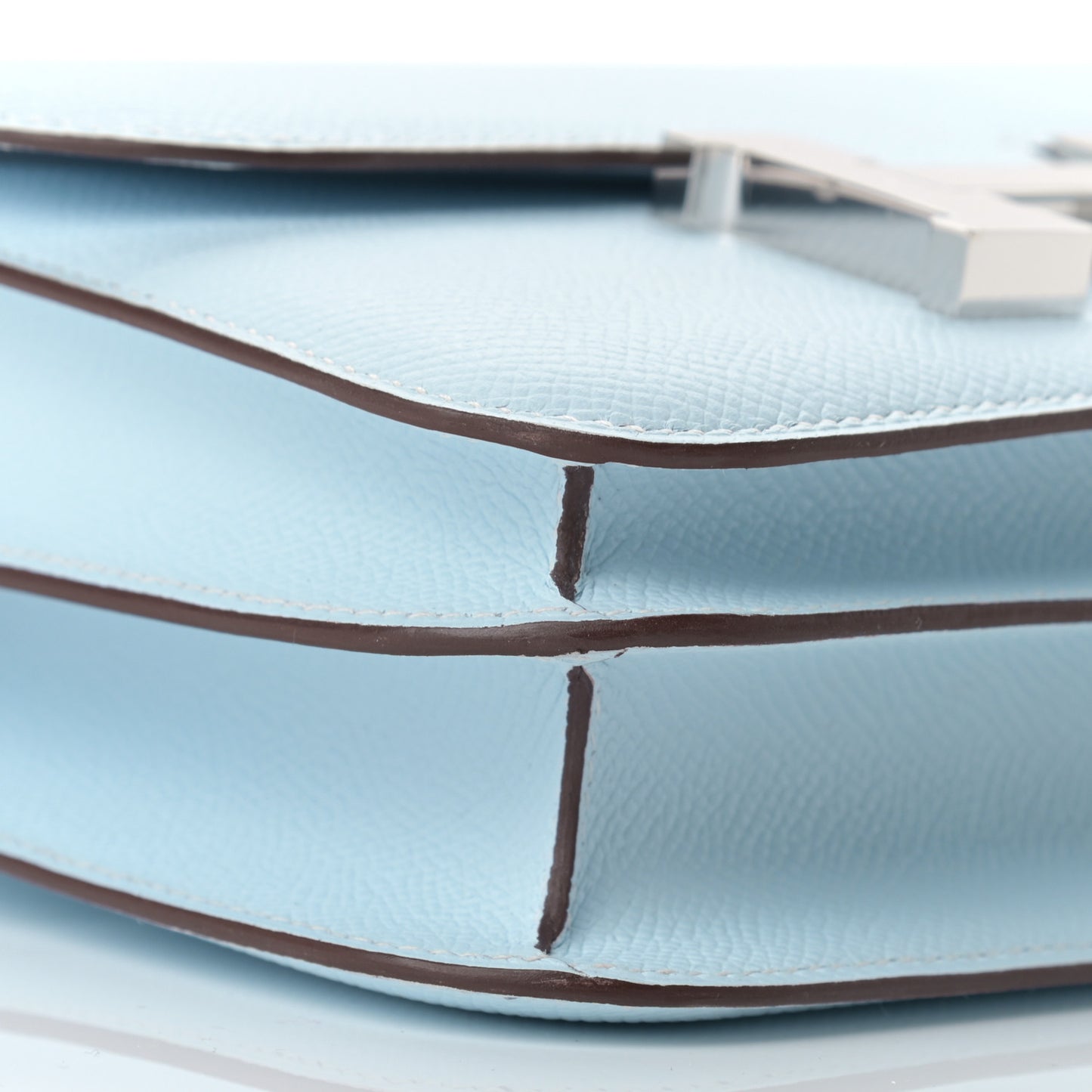 Epsom Constance 18 Bleu Brume