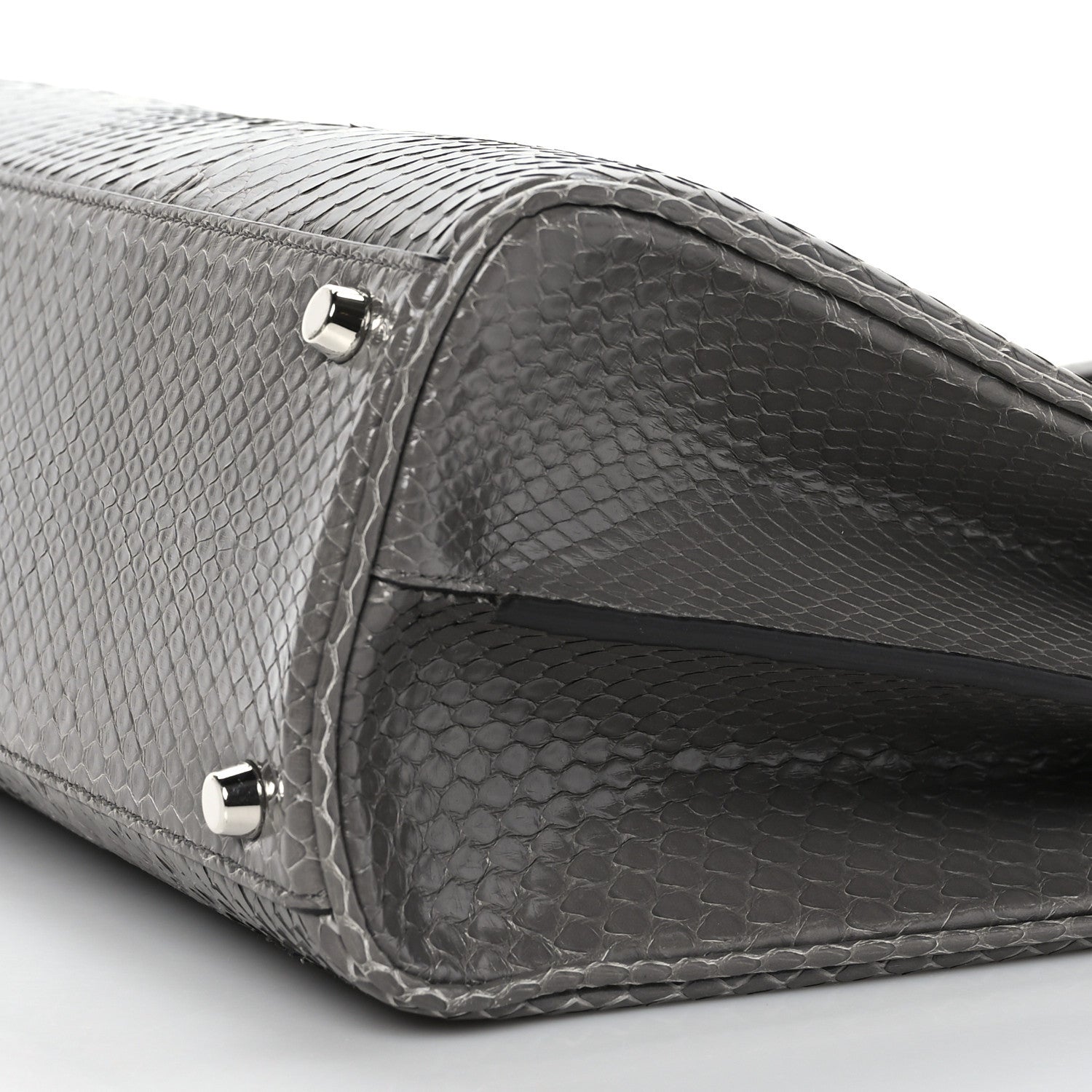 Gucci Elaphe Medium Zumi Top Handle Bag Dusty Grey 8 of 9