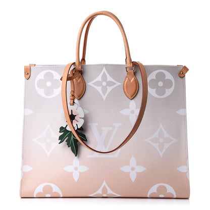 Louis Vuitton Monogram Giant By The Pool Onthego GM Brume 1 of 14