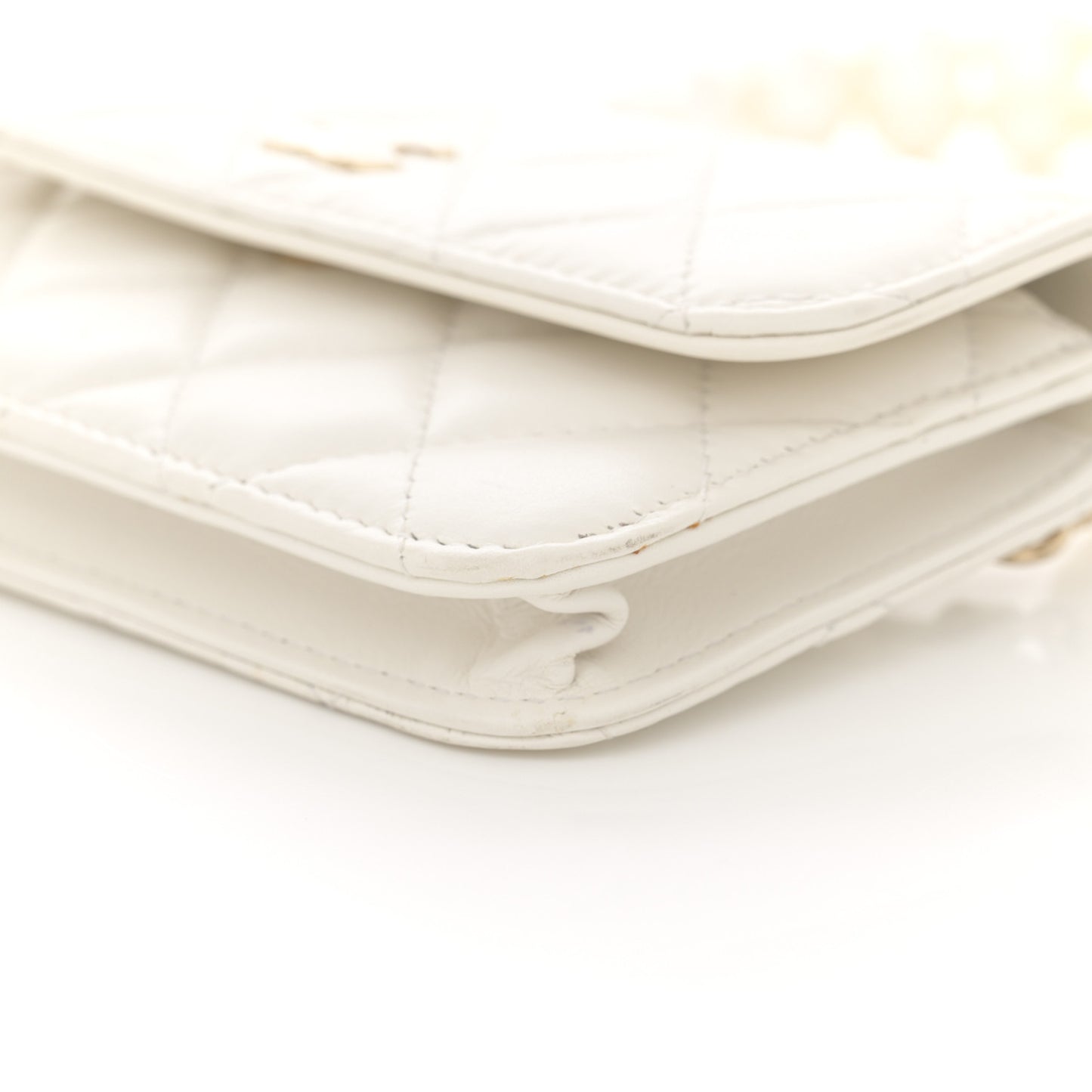 Calfskin Quilted Maxi Pearls Clutch With Chain White