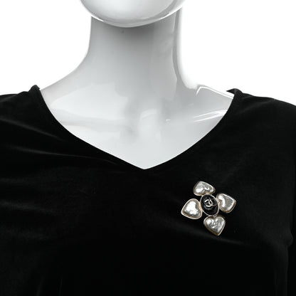 Chanel Resin Pearl CC Heart Brooch Gold Pearly White Black 2 of 4