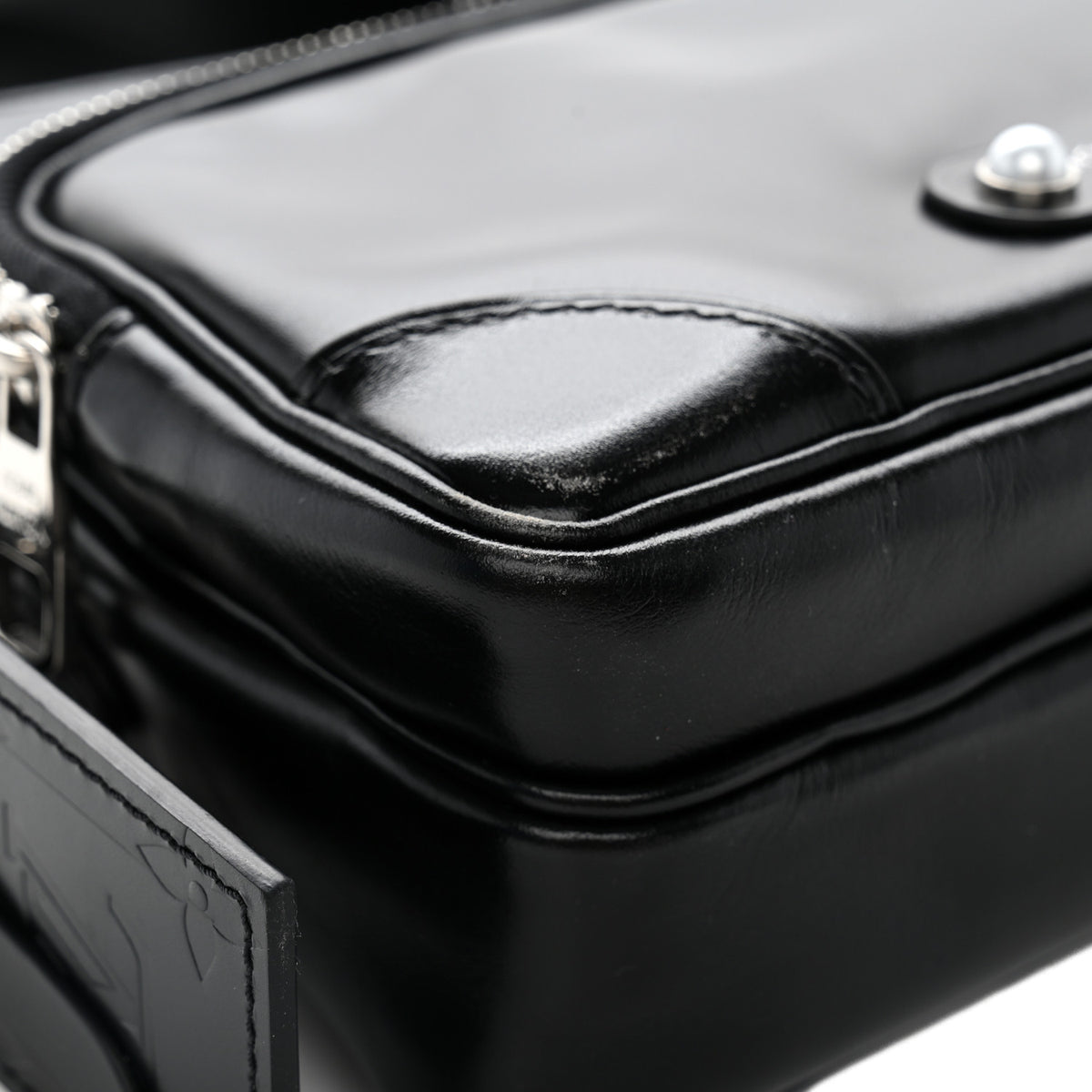 Calfskin Nil City Shoulder Bag Night Black