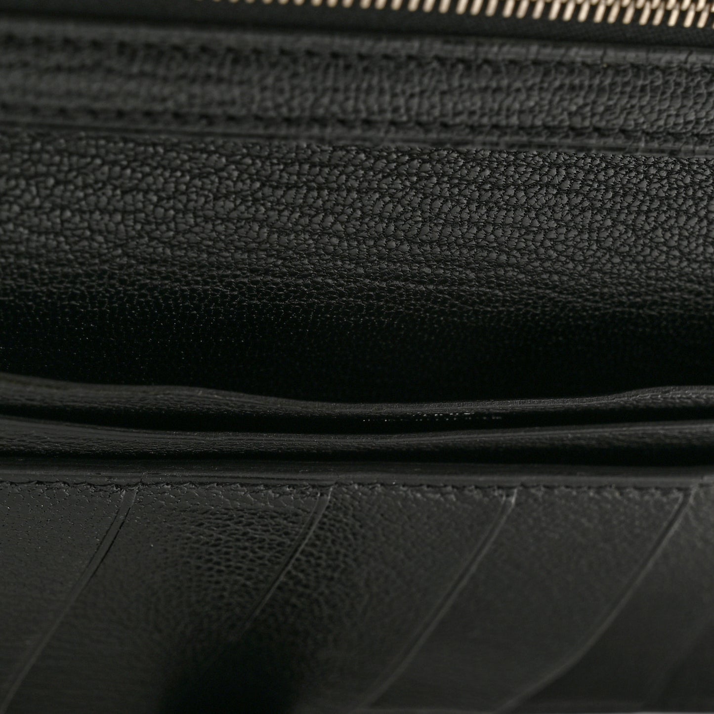 Chevre Mysore Bearn Gusset Wallet Black