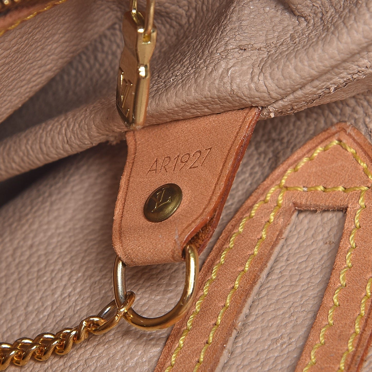 Monogram Petit Bucket 23