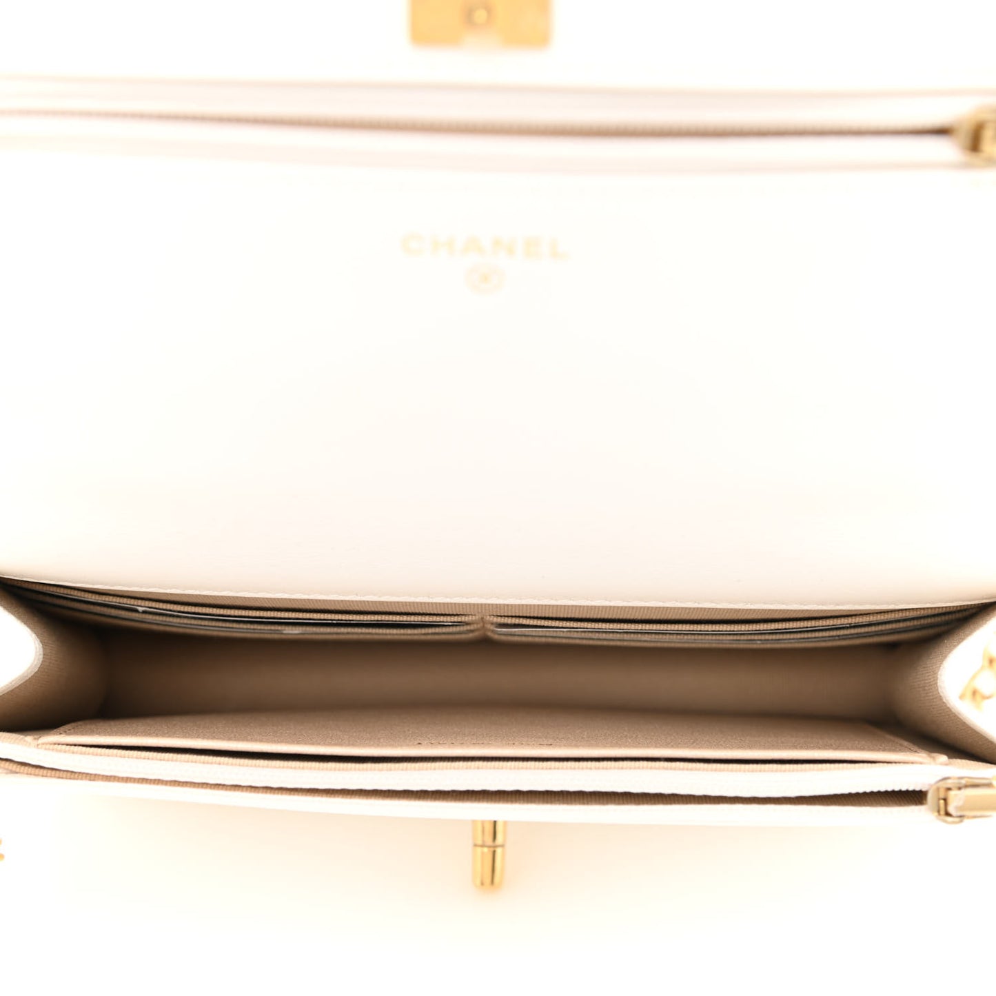 Lambskin Quilted CC Wallet On Chain WOC White
