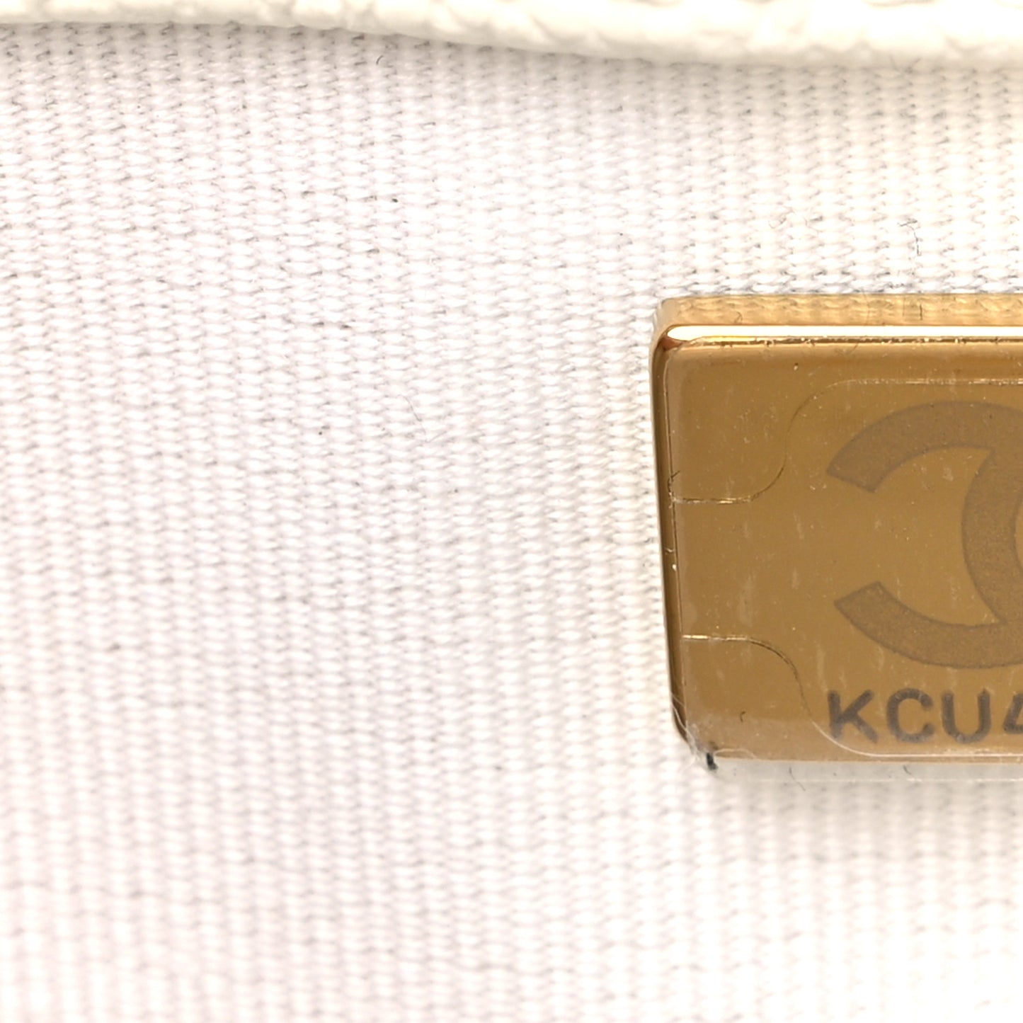 Caviar Quilted Medium Boy Flap White