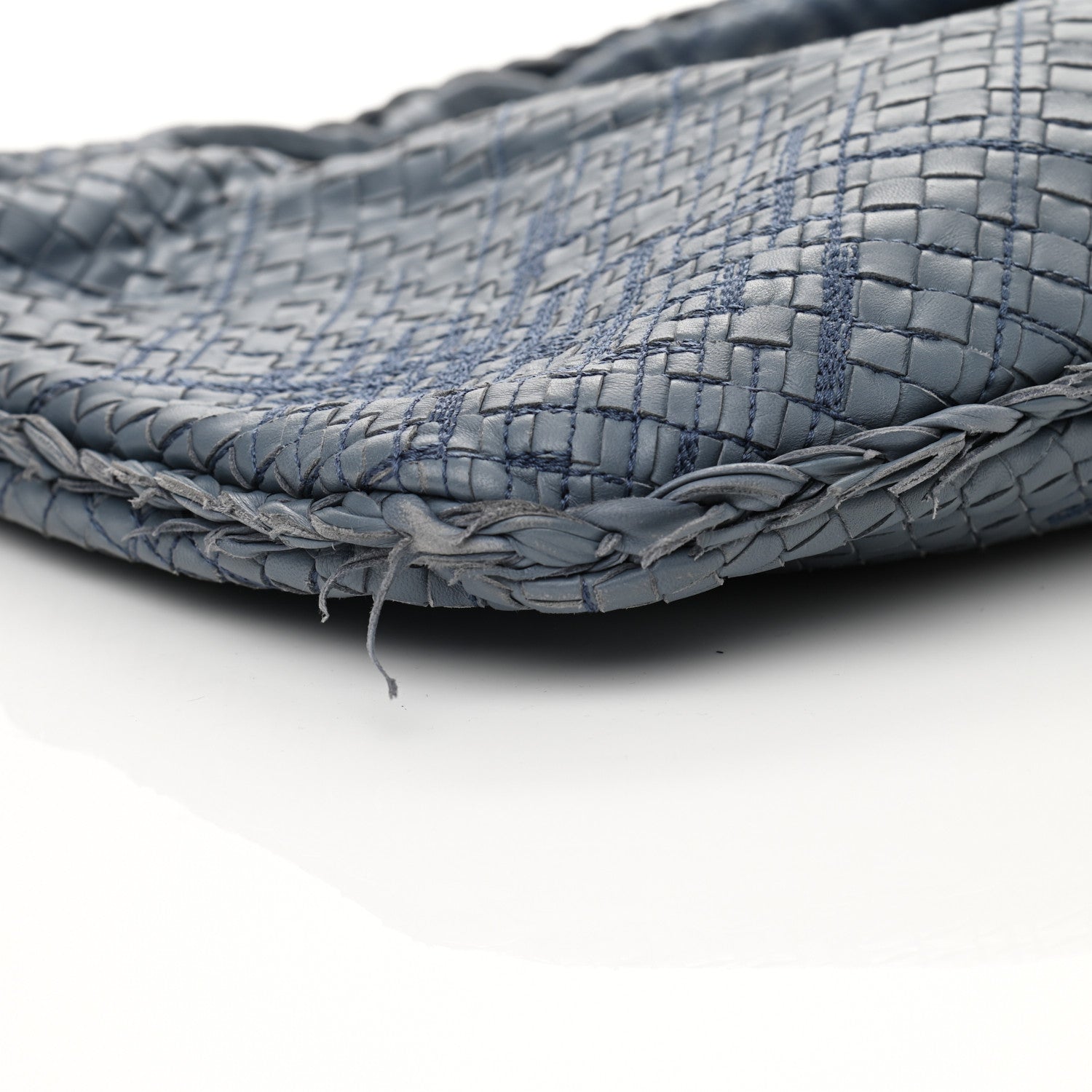 Bottega Veneta Nappa Intrecciato Fuzzy Maxi Veneta Hobo Krim 9 of 15