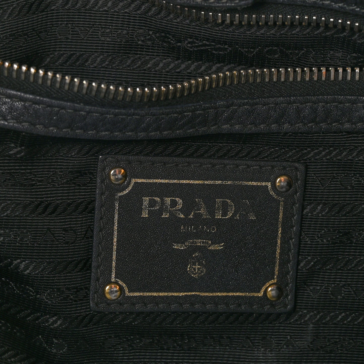 Vitello Daino Shopping Tote Black