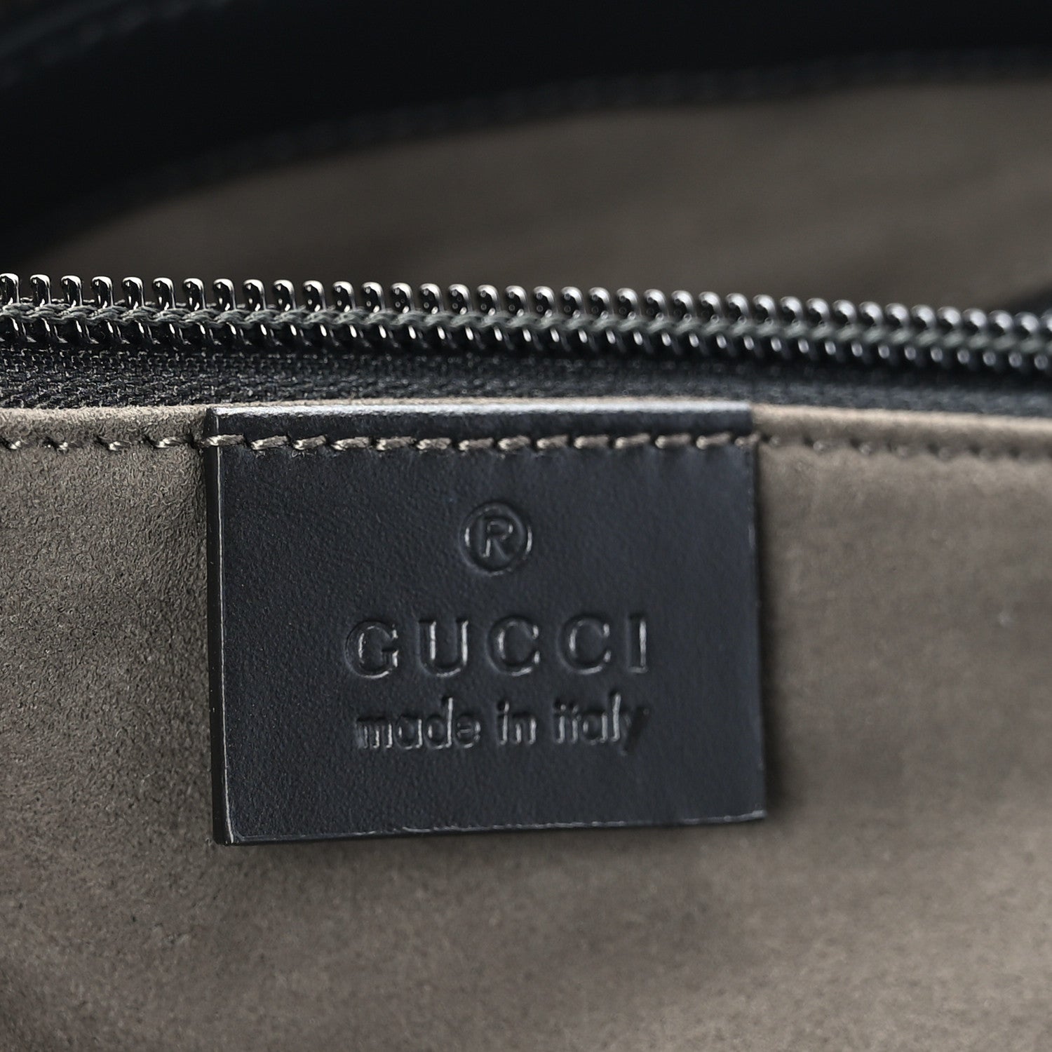 Gucci Guccissima Signature Medium Flat Messenger Bag Black 6 of 9