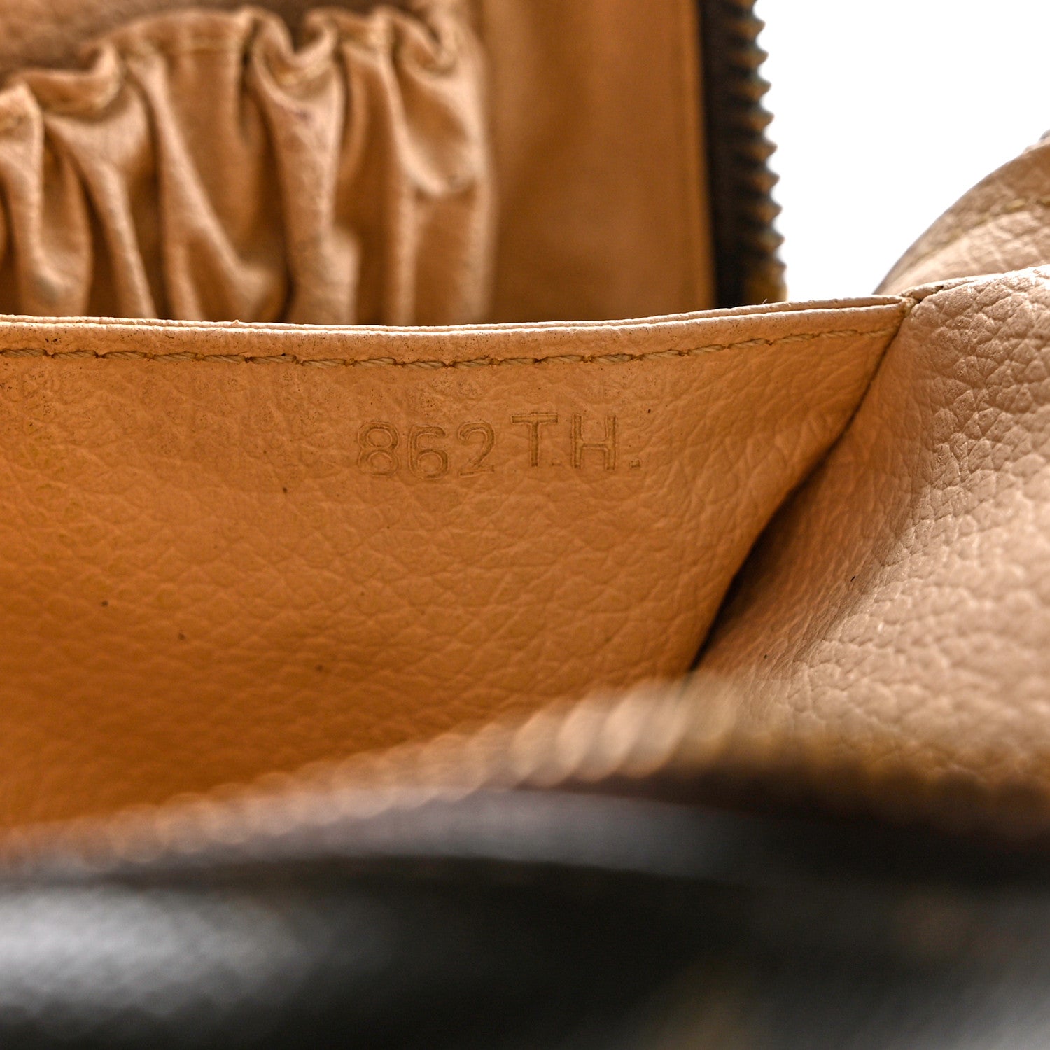 Louis Vuitton Monogram Trousse Toilette 23 8 of 8